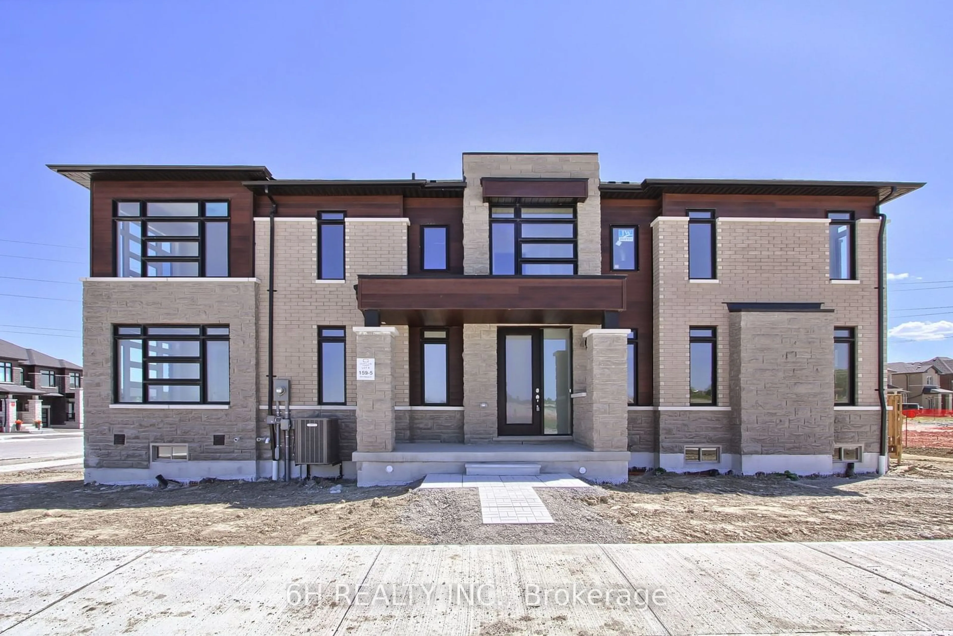 A pic from exterior of the house or condo, the front or back of building for 2618 Hibiscus Dr, Pickering Ontario L1X 0L8