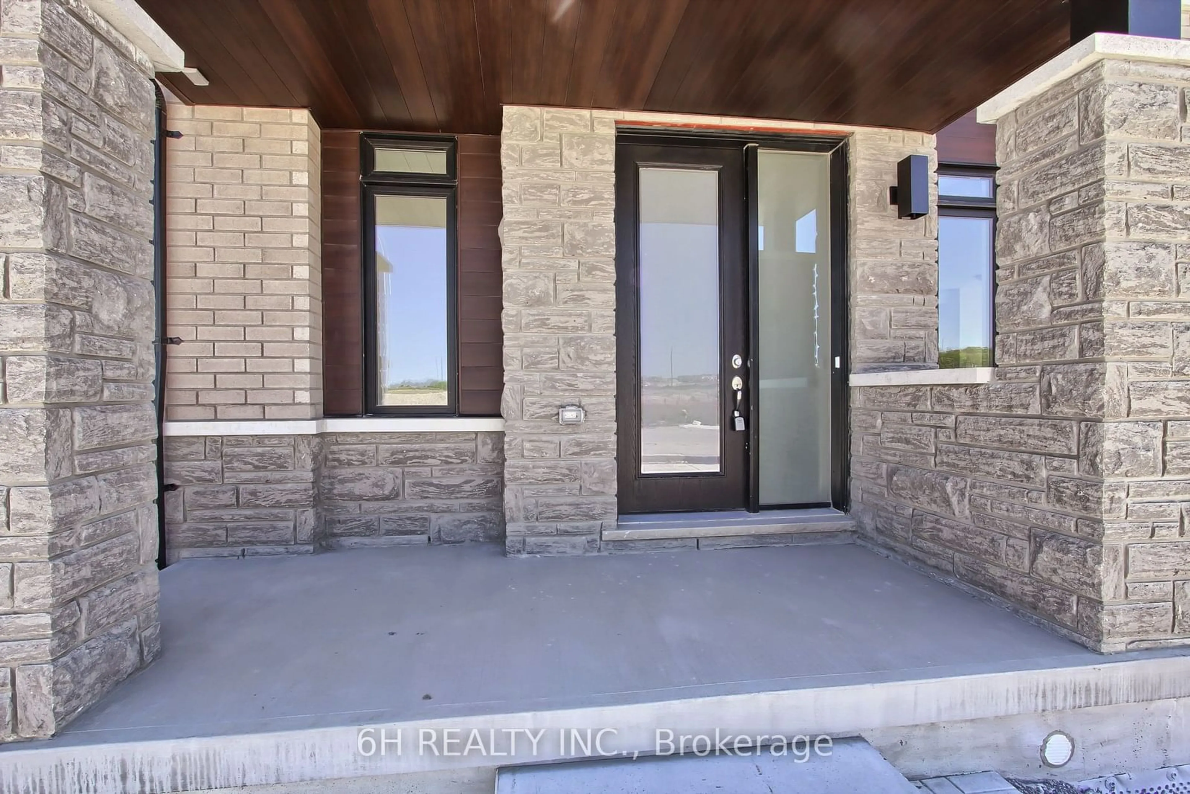 Indoor entryway, cement floor for 2618 Hibiscus Dr, Pickering Ontario L1X 0L8