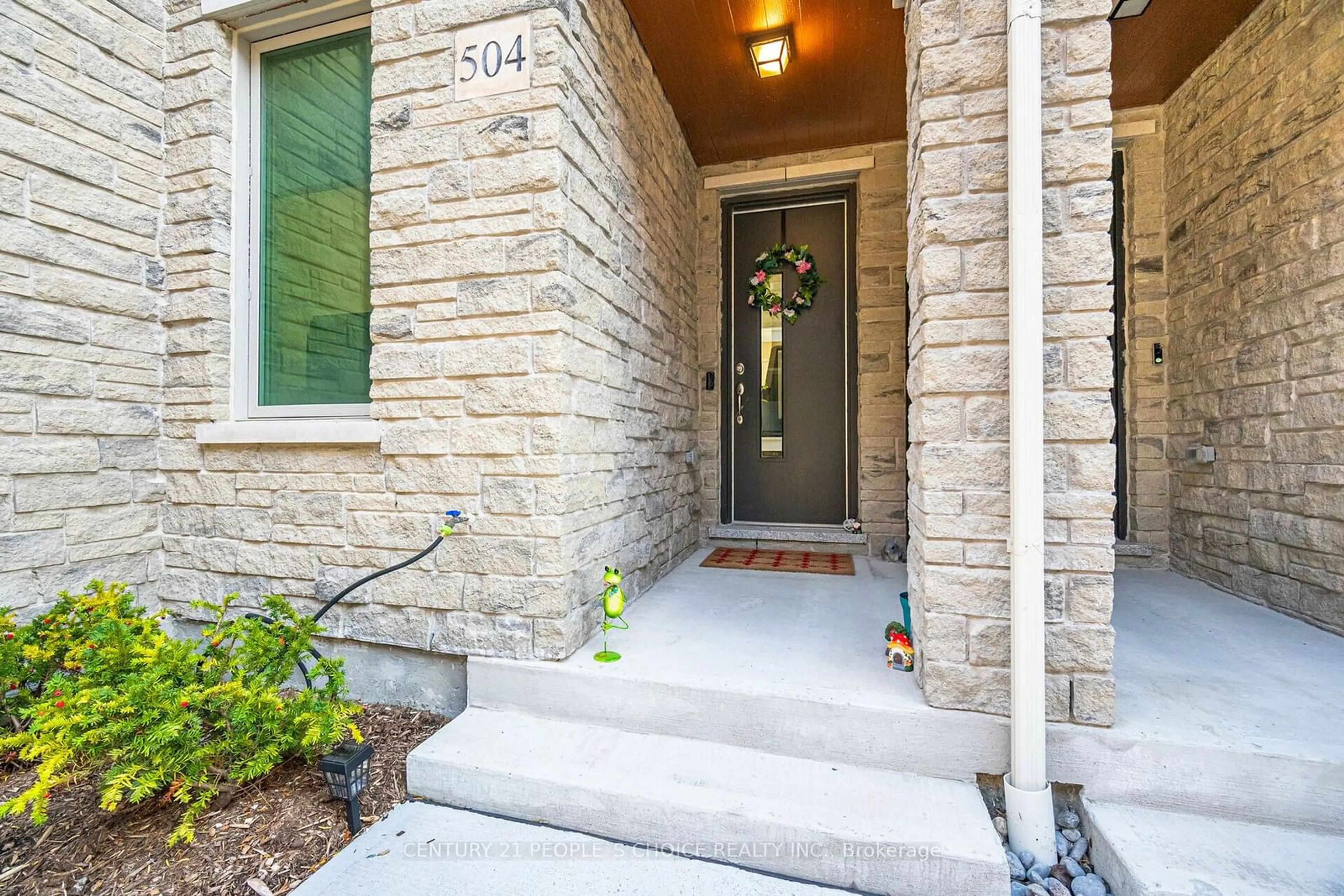 Indoor entryway, cement floor for 1034 Reflection Pl #504, Pickering Ontario L1X 0L1