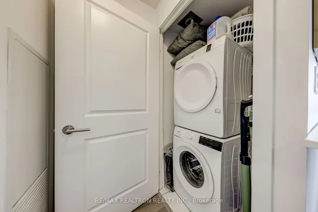 Additional property image - 2799 Kingston Rd Unit 907
