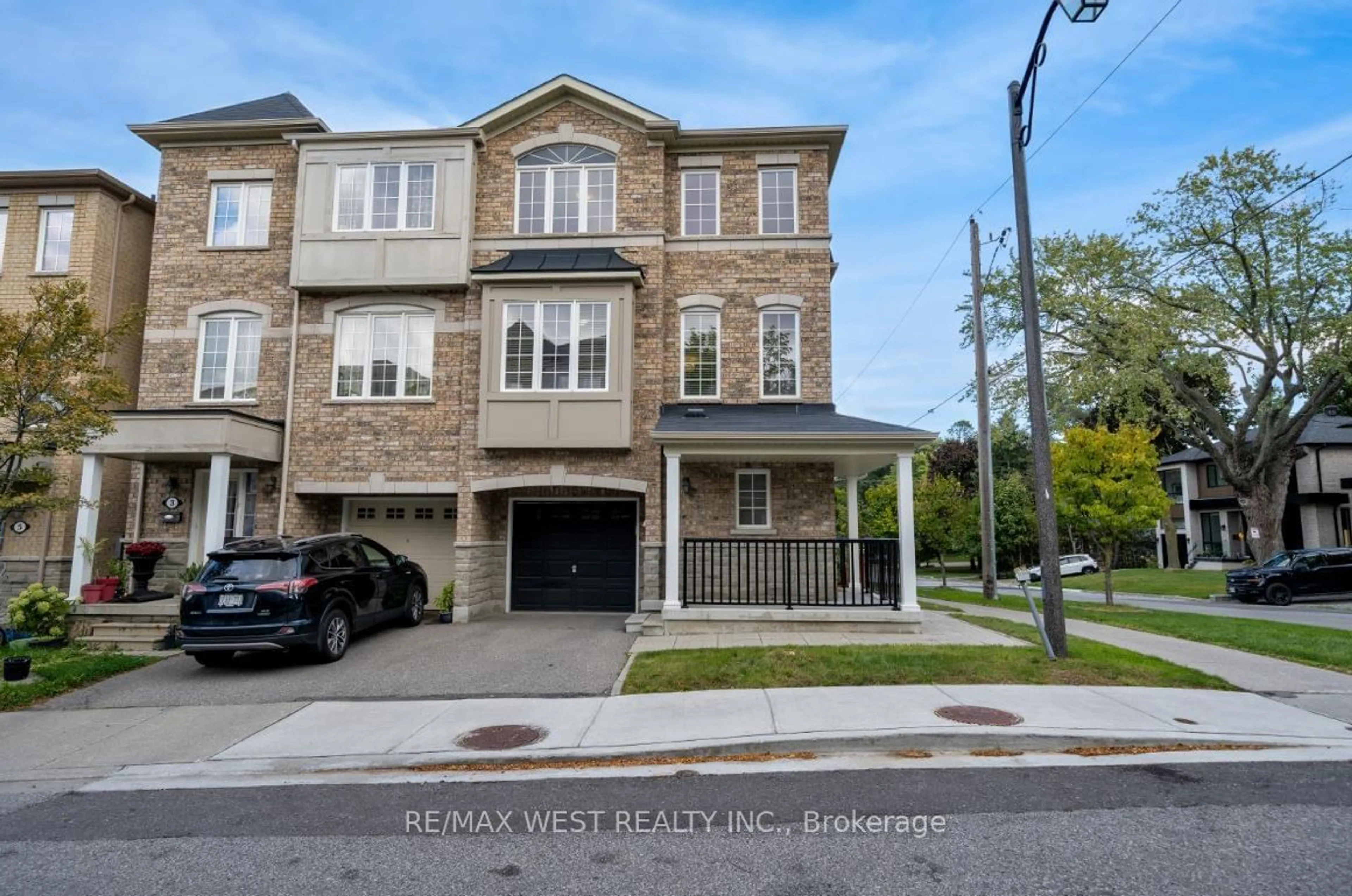 A pic from exterior of the house or condo, the street view for 6 Dale Ave, Toronto Ontario M1J 3J5