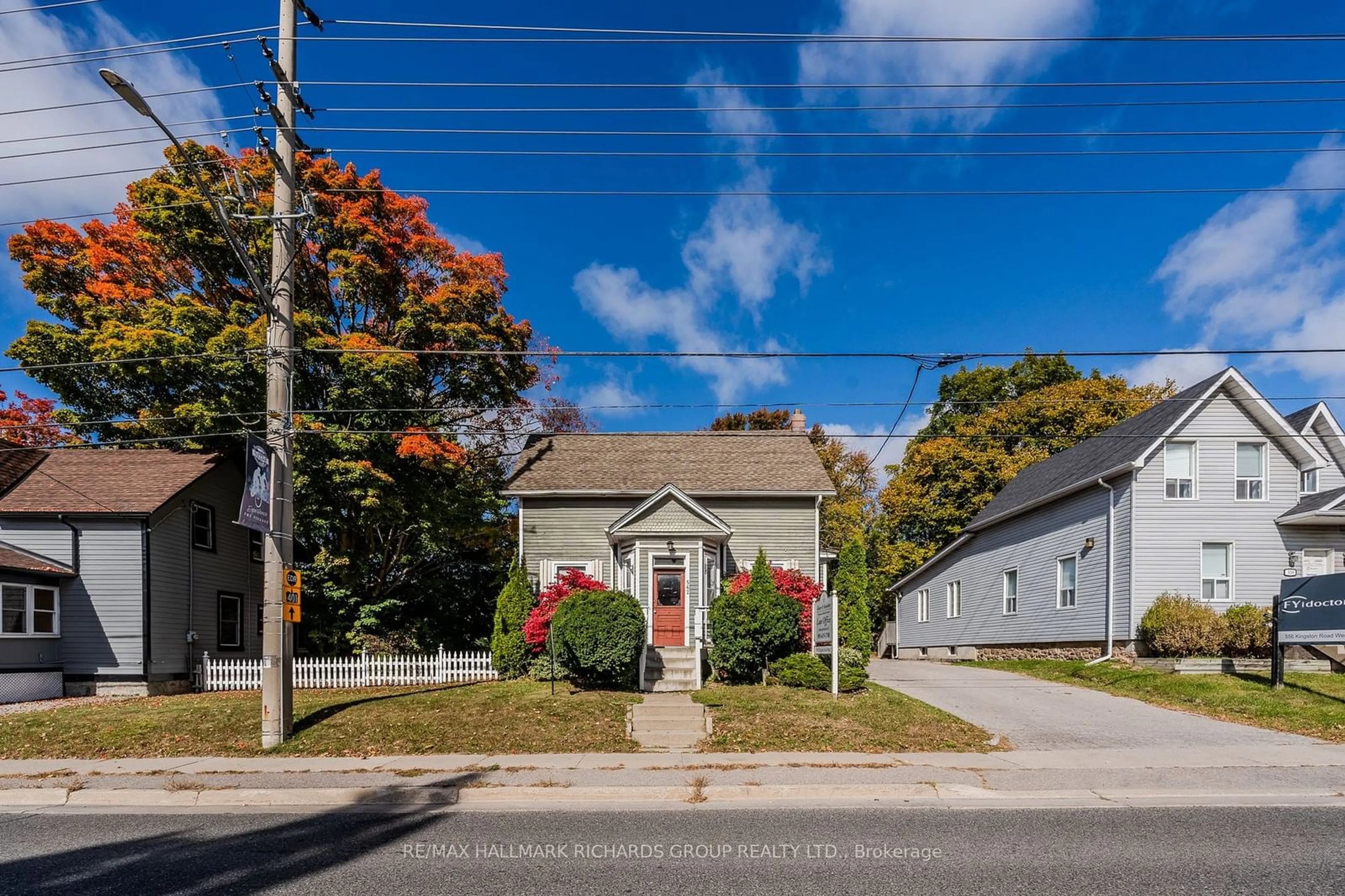 A pic from exterior of the house or condo, the street view for 562 Kingston Rd, Ajax Ontario L1T 3A2