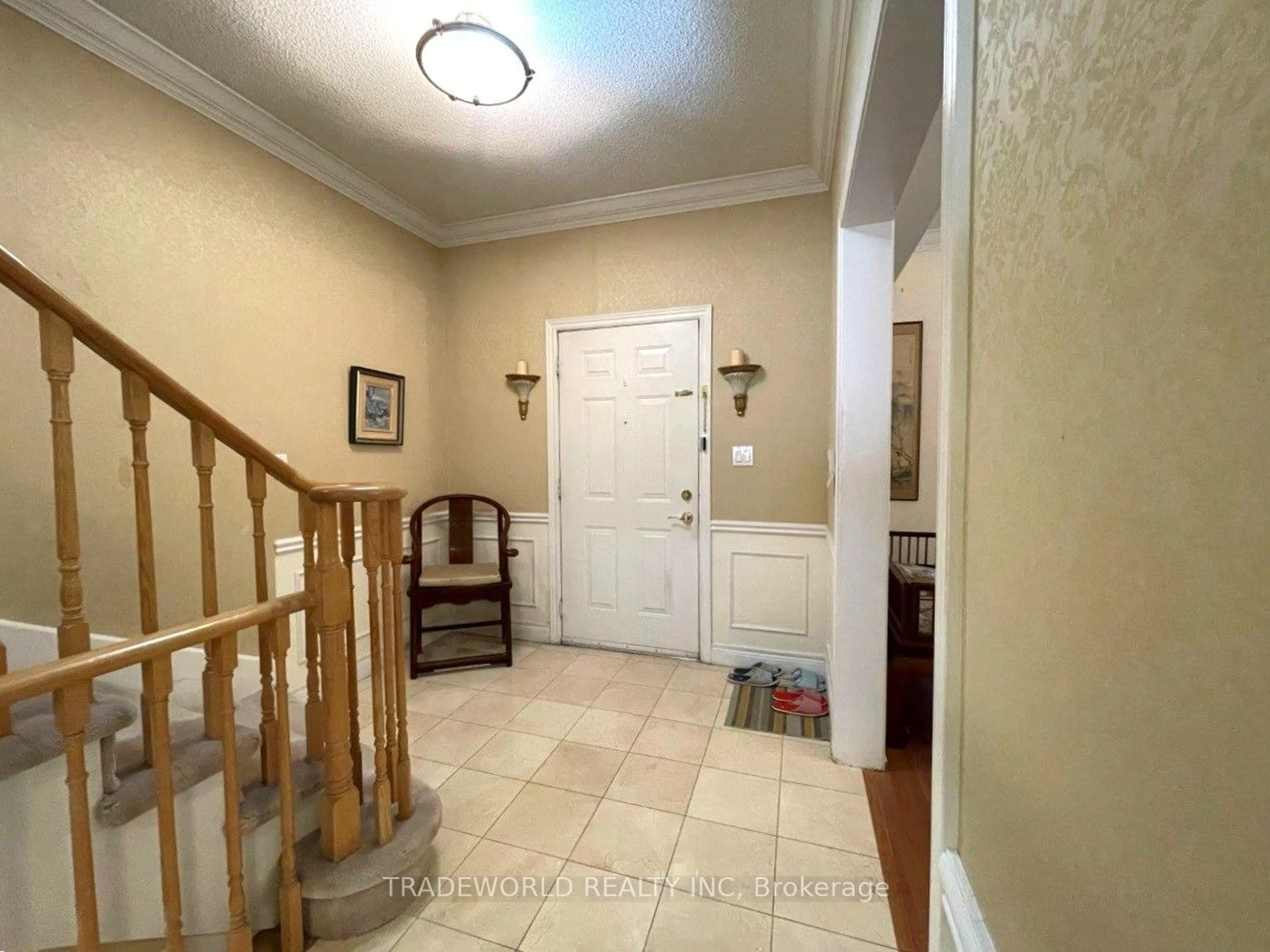 Indoor foyer, wood floors for 156 Bonis Ave, Toronto Ontario M1T 3V7