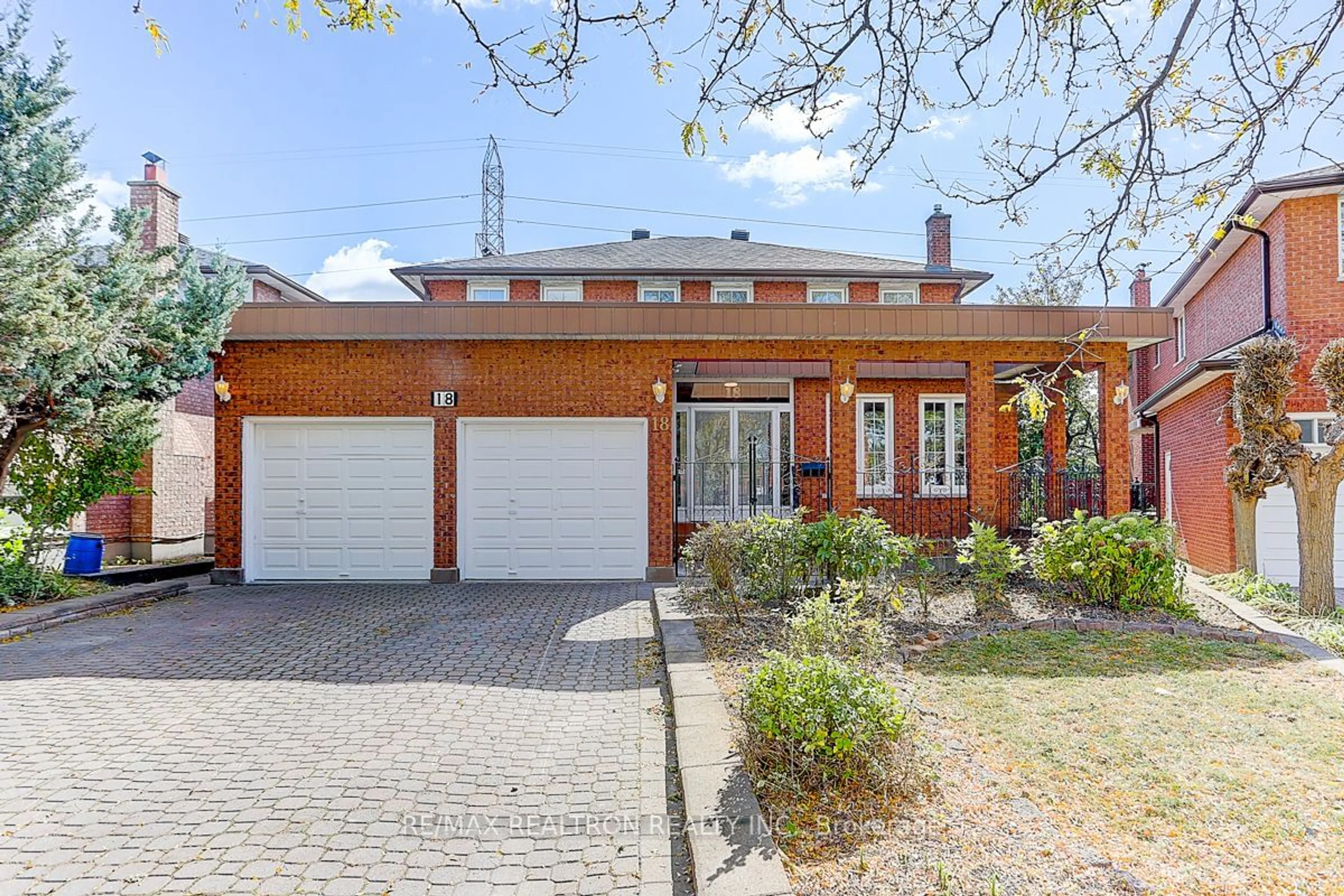 Home with brick exterior material for 18 Lapworth Cres, Toronto Ontario M1V 2M5