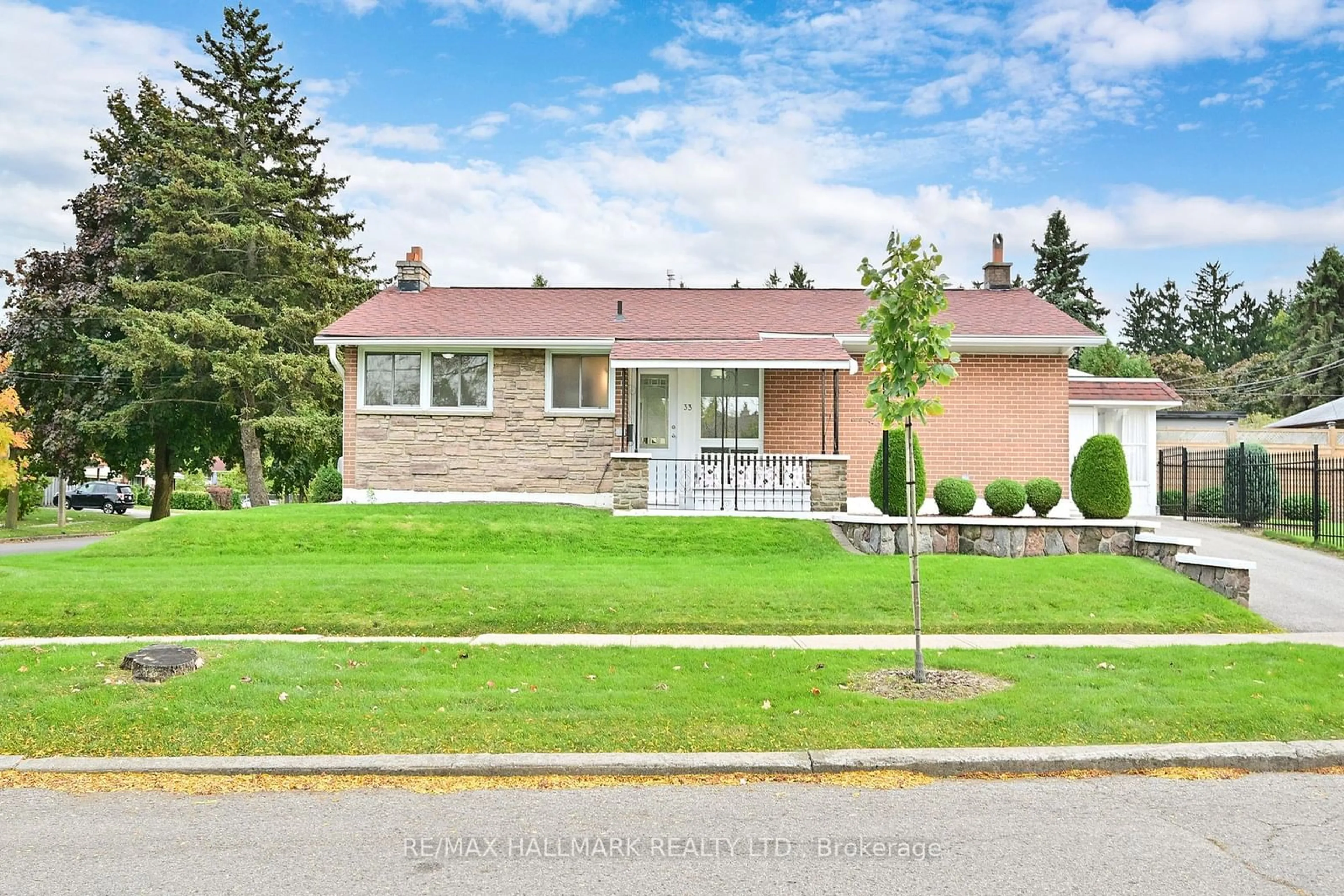 Frontside or backside of a home, the street view for 33 Shoreland Cres, Toronto Ontario M1G 1M4