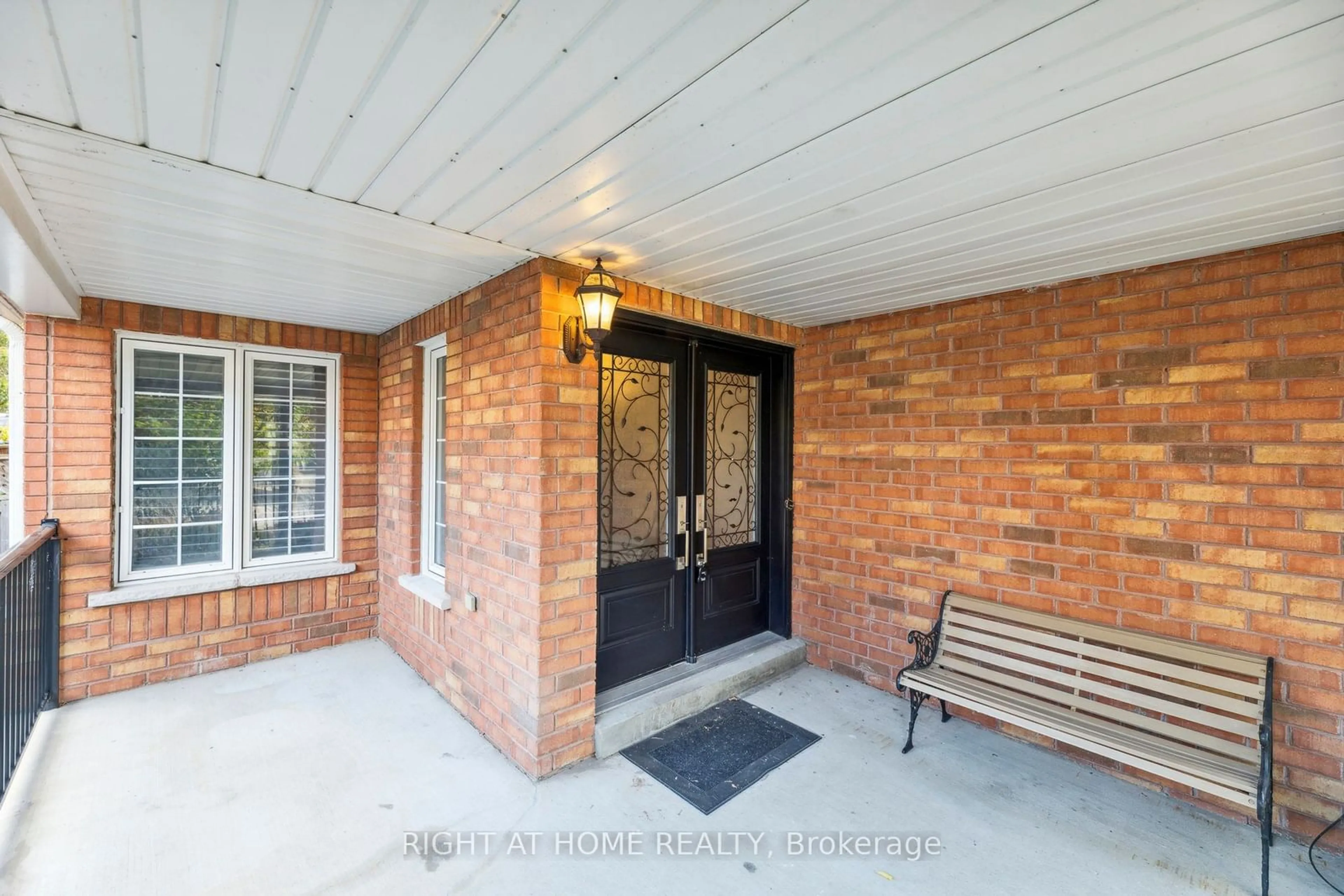 Indoor entryway, wood floors for 3 Davey St, Ajax Ontario L1Z 1K8