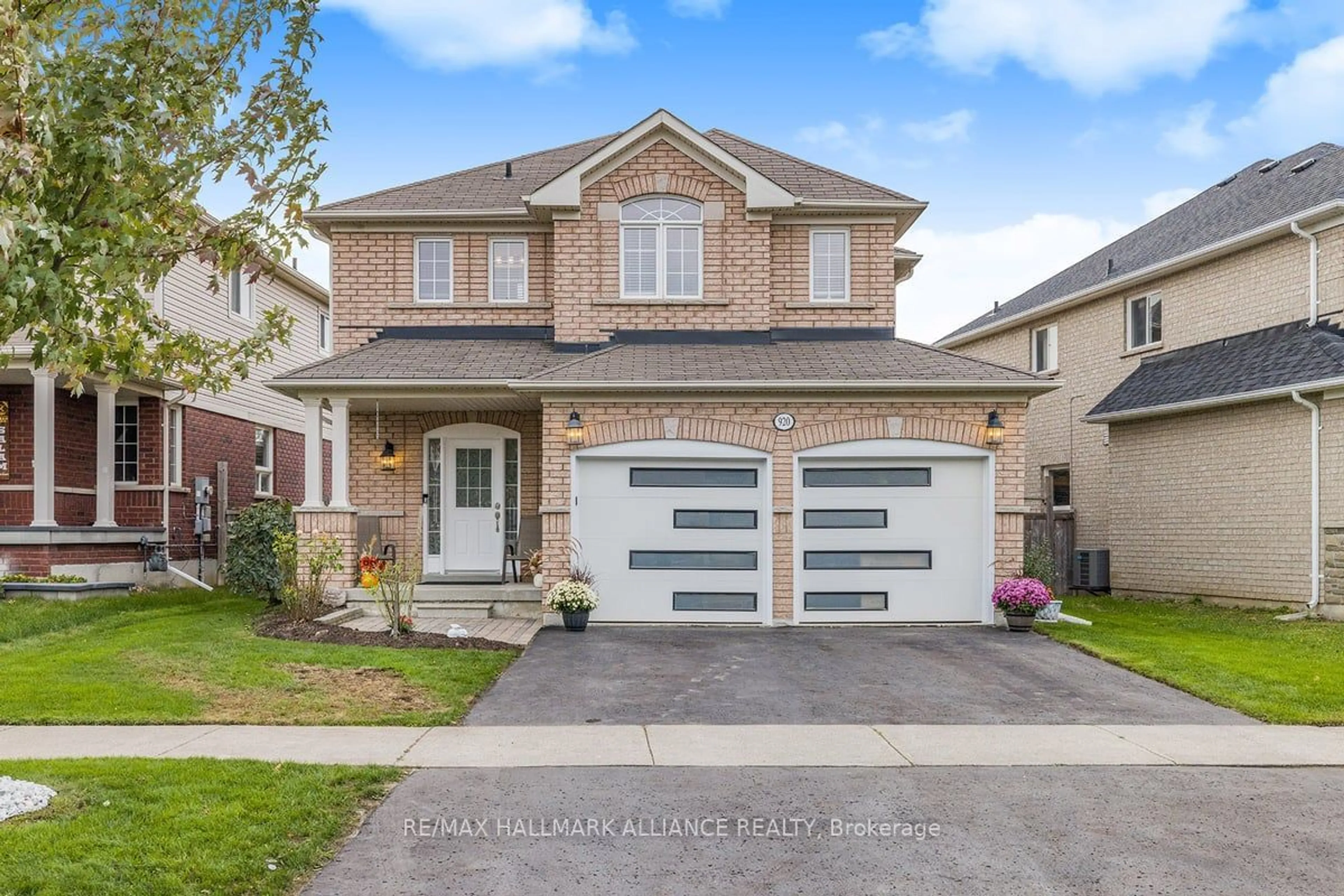 Frontside or backside of a home, the street view for 920 Ormond Dr, Oshawa Ontario L1K 3C2