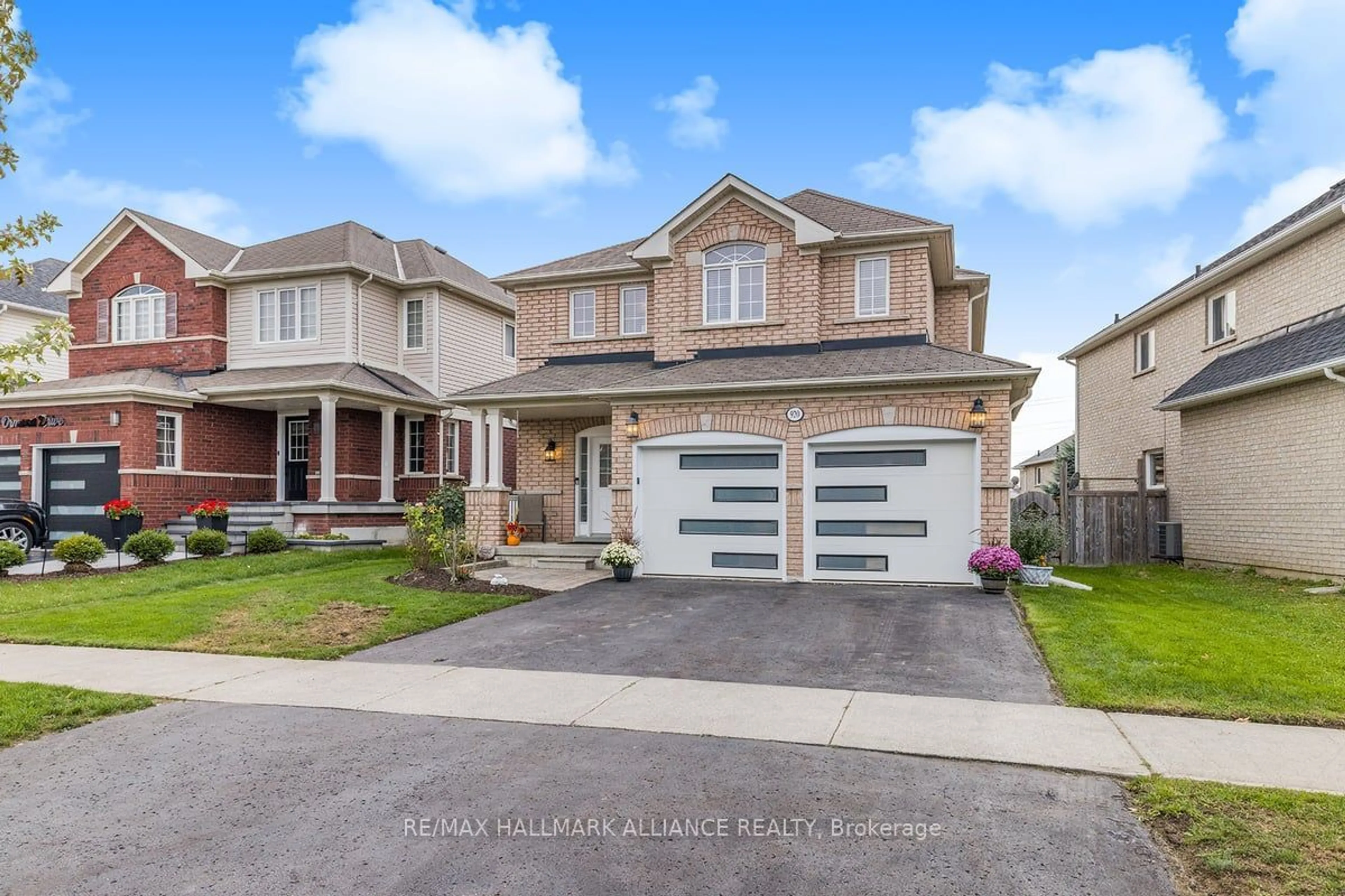 Frontside or backside of a home, the street view for 920 Ormond Dr, Oshawa Ontario L1K 3C2