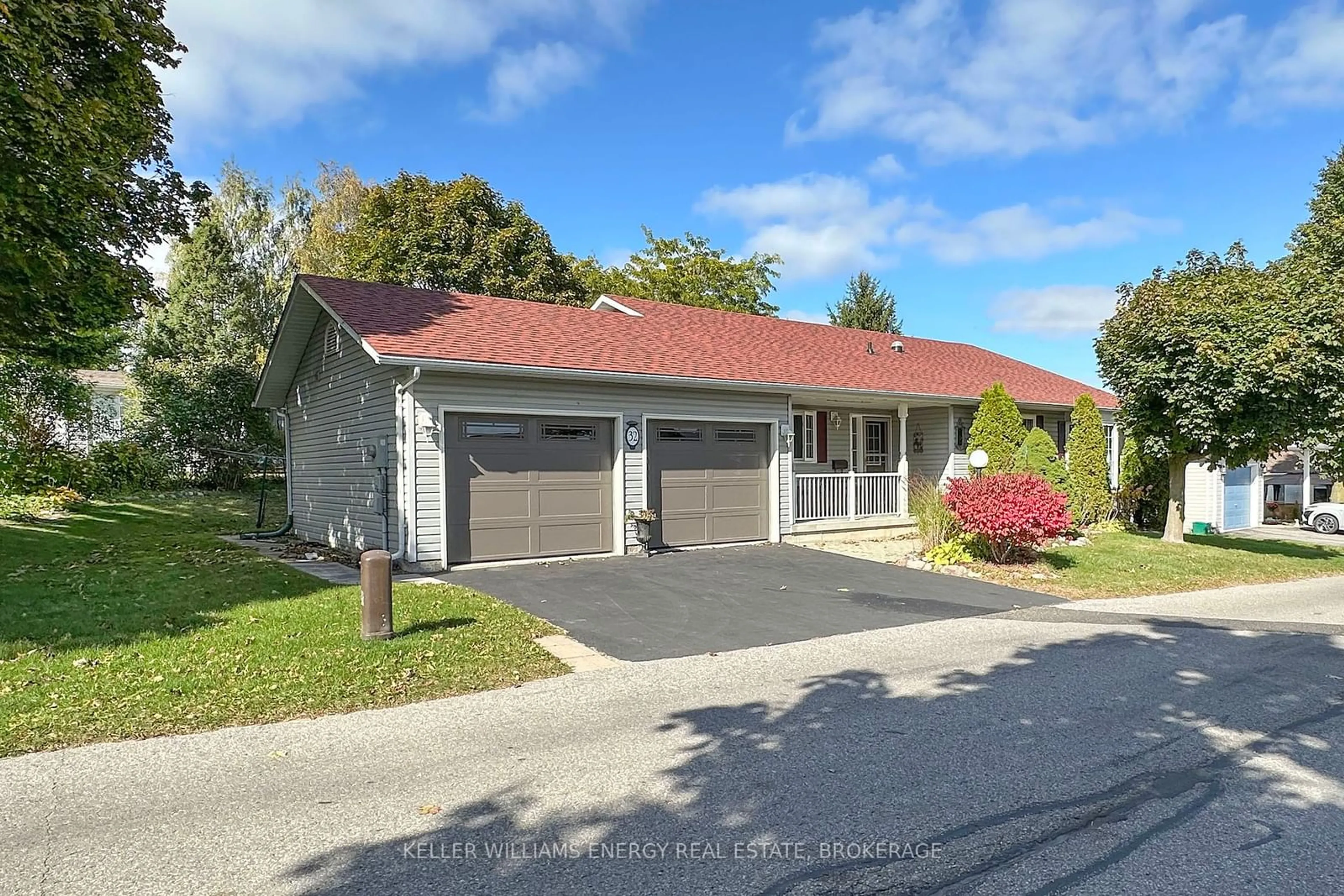 A pic from exterior of the house or condo, the street view for 32 Wilmot Tr, Clarington Ontario L1B 1L6