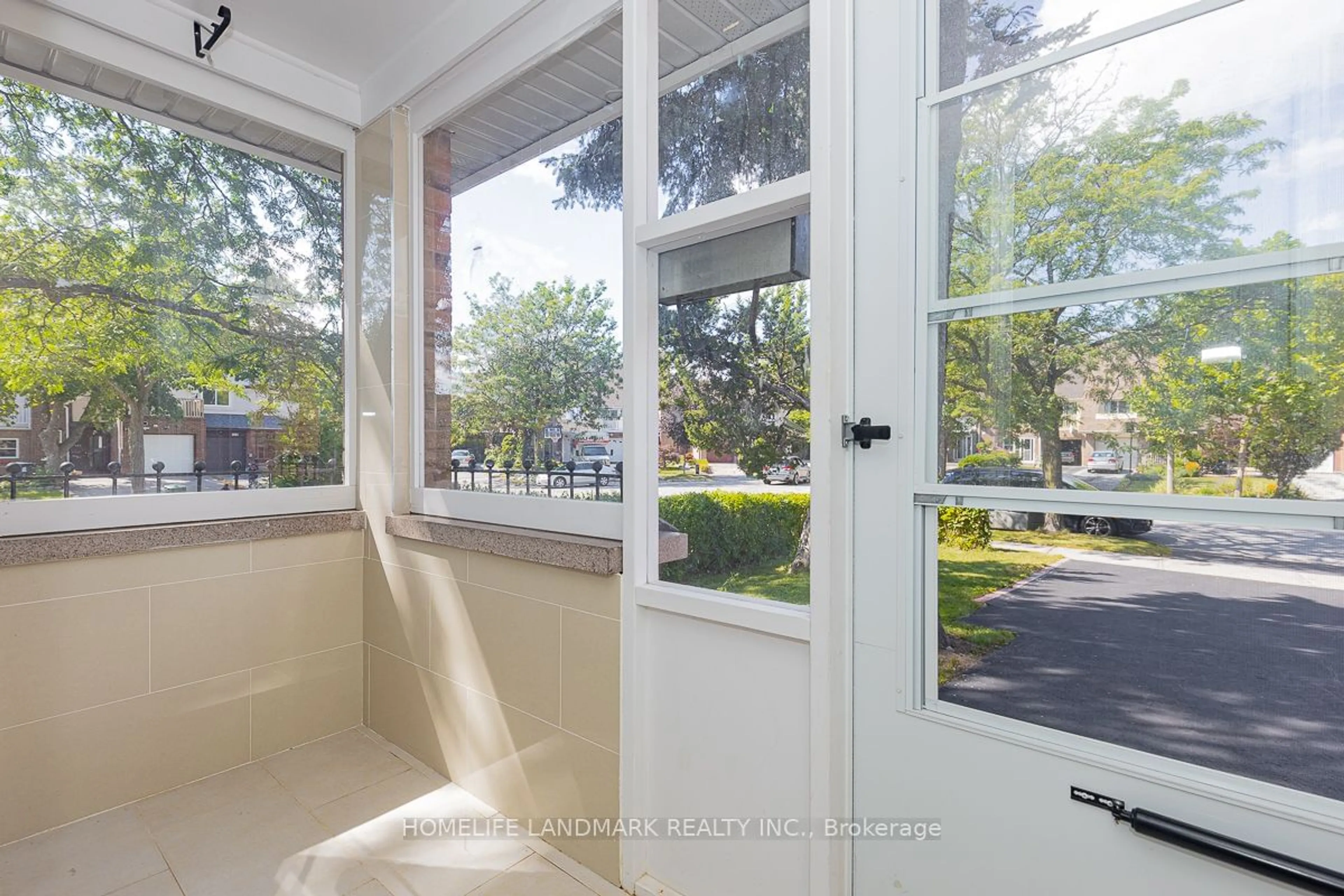 Indoor entryway, ceramic floors for 170 Bellefontaine St, Toronto Ontario M1S 4E6