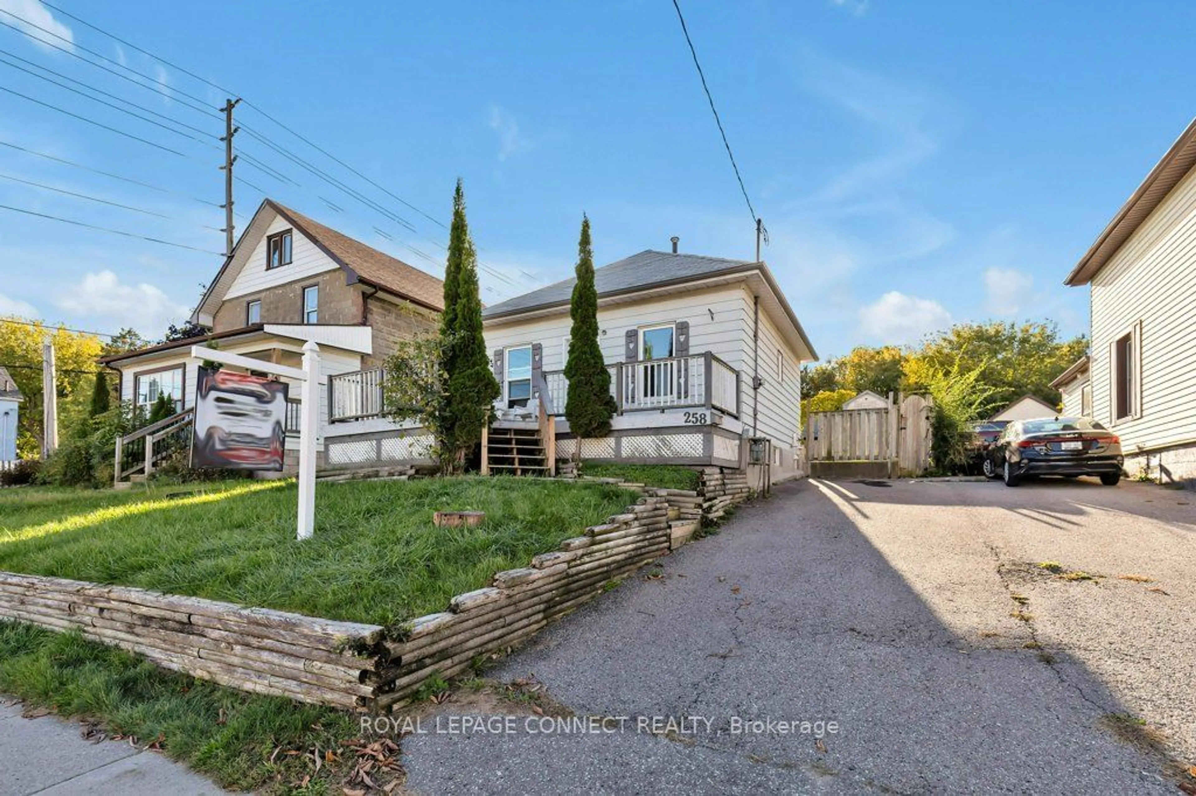 Frontside or backside of a home, the street view for 258 Nassau St, Oshawa Ontario L1J 4A5