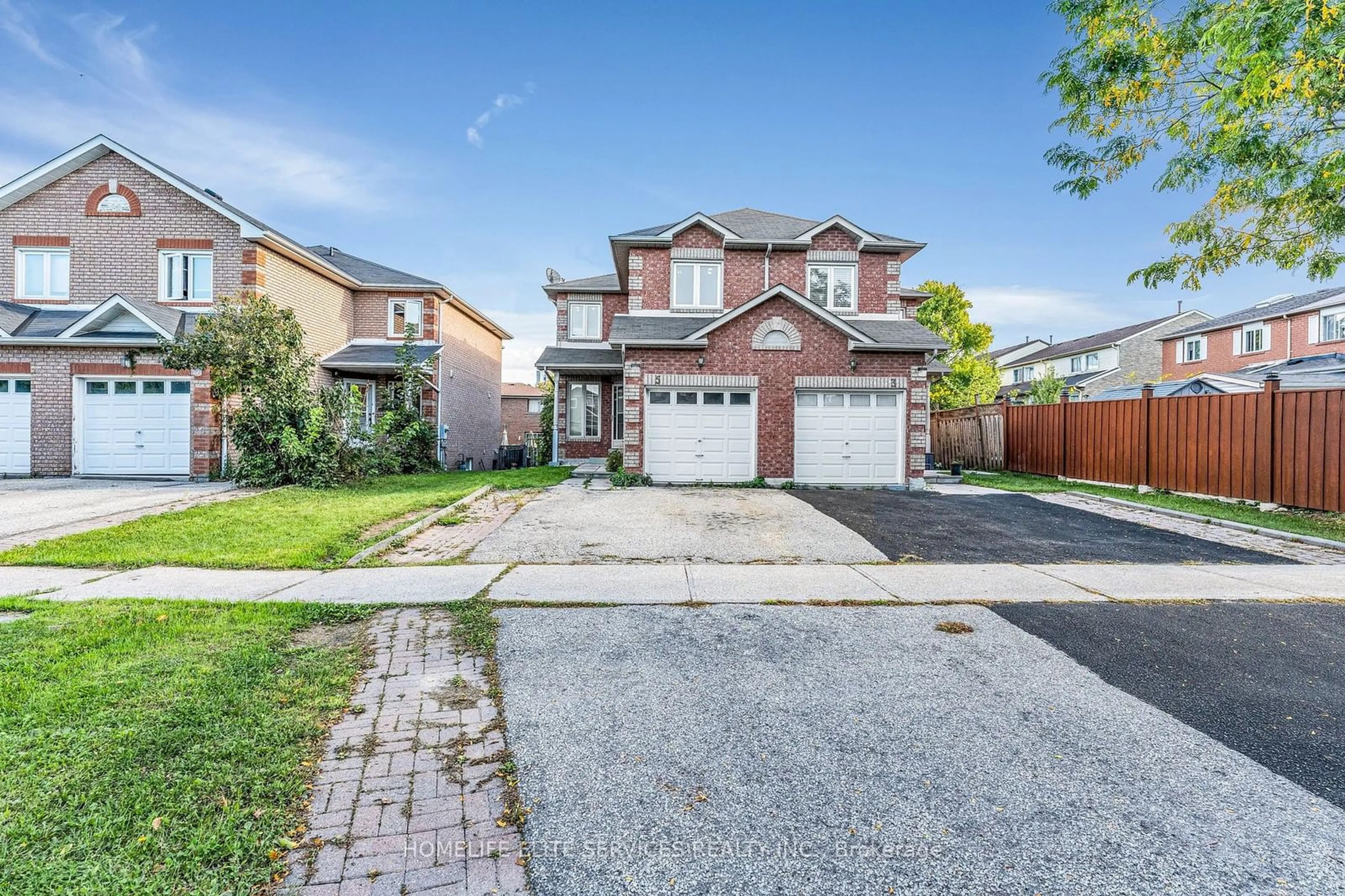 Frontside or backside of a home, the street view for 5 Lenthall Ave, Toronto Ontario M1B 2C7