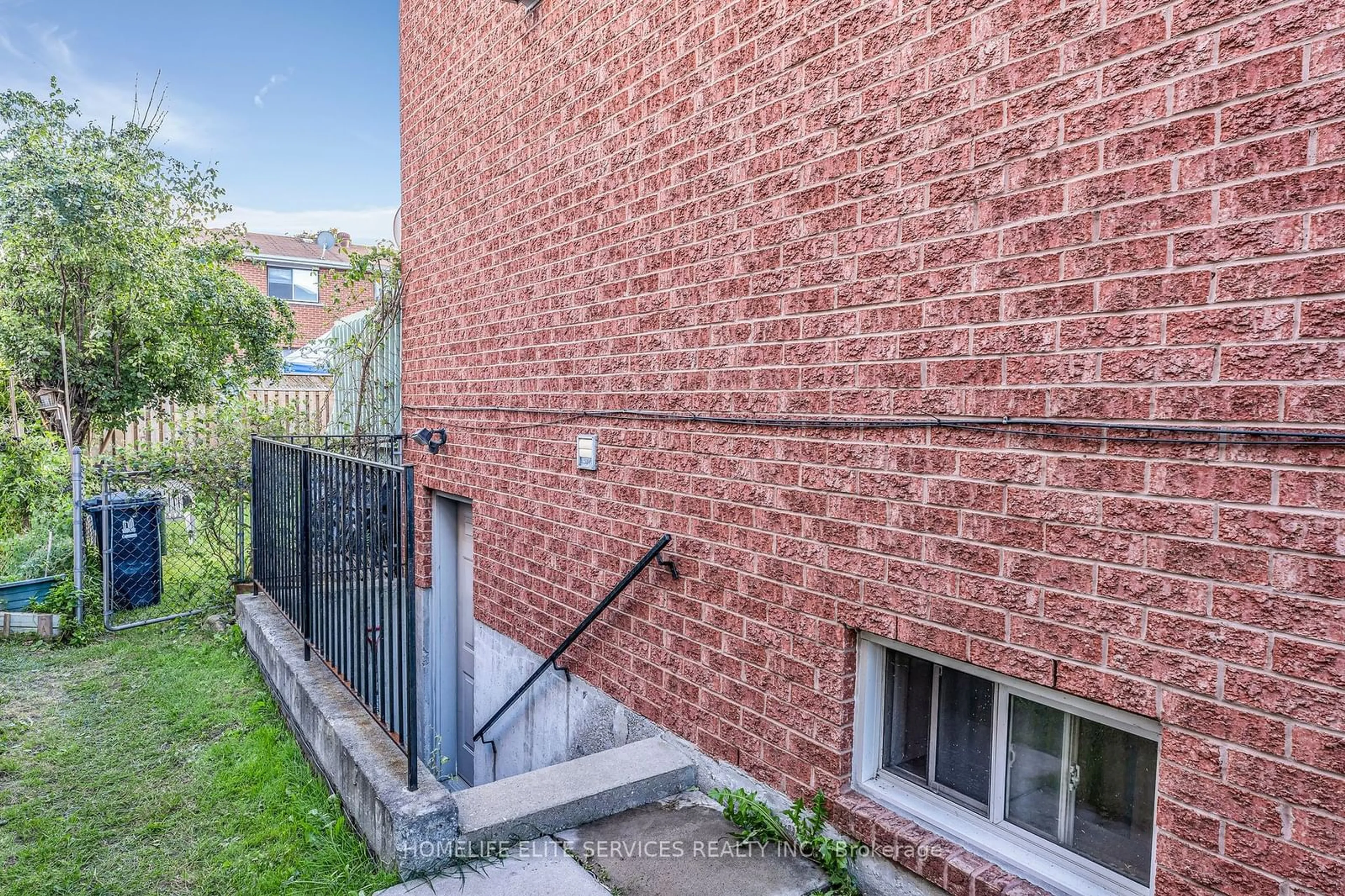 Home with brick exterior material for 5 Lenthall Ave, Toronto Ontario M1B 2C7