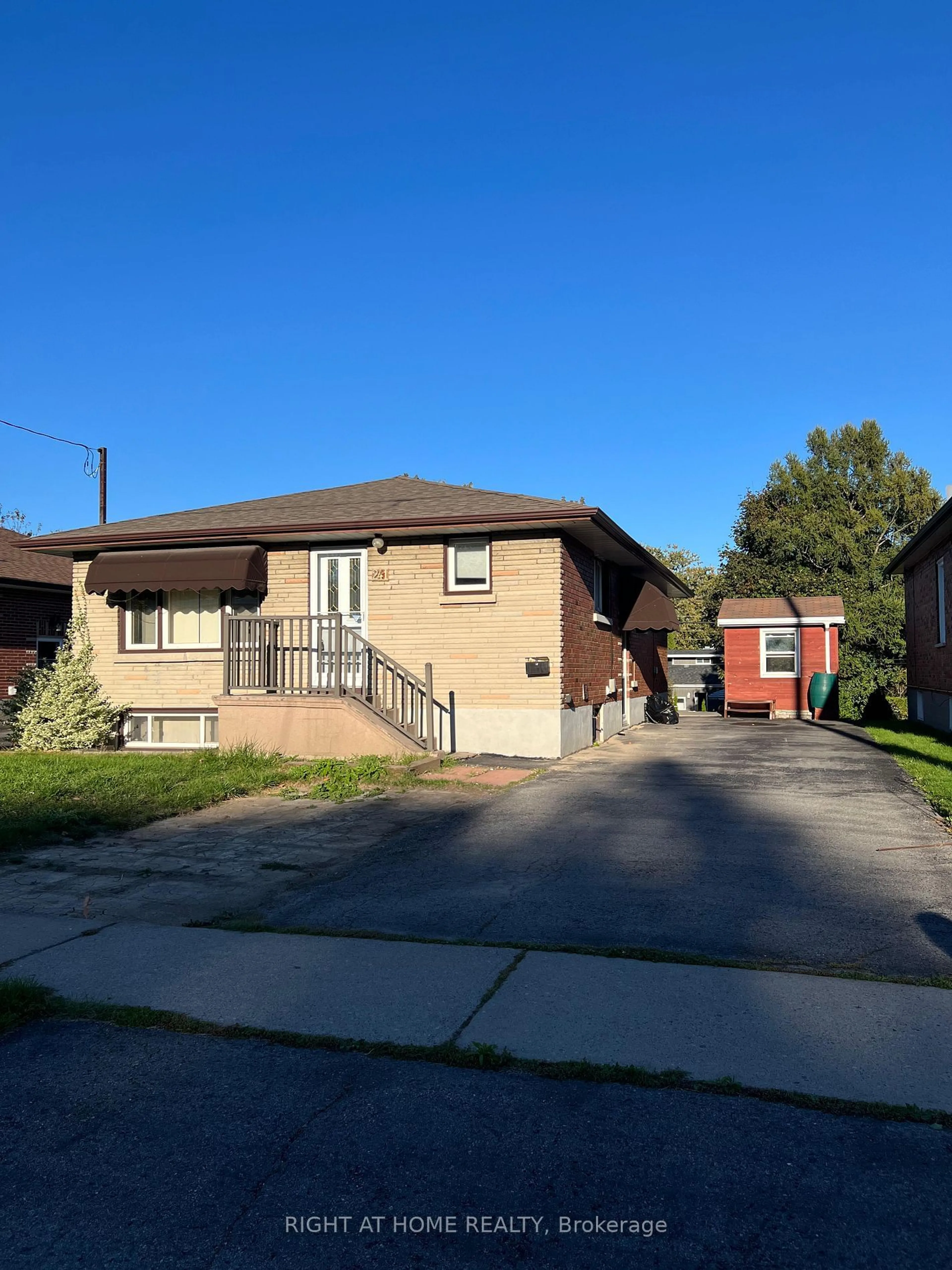 Frontside or backside of a home, the front or back of building for 241 Chadburn St, Oshawa Ontario L1H 5V5