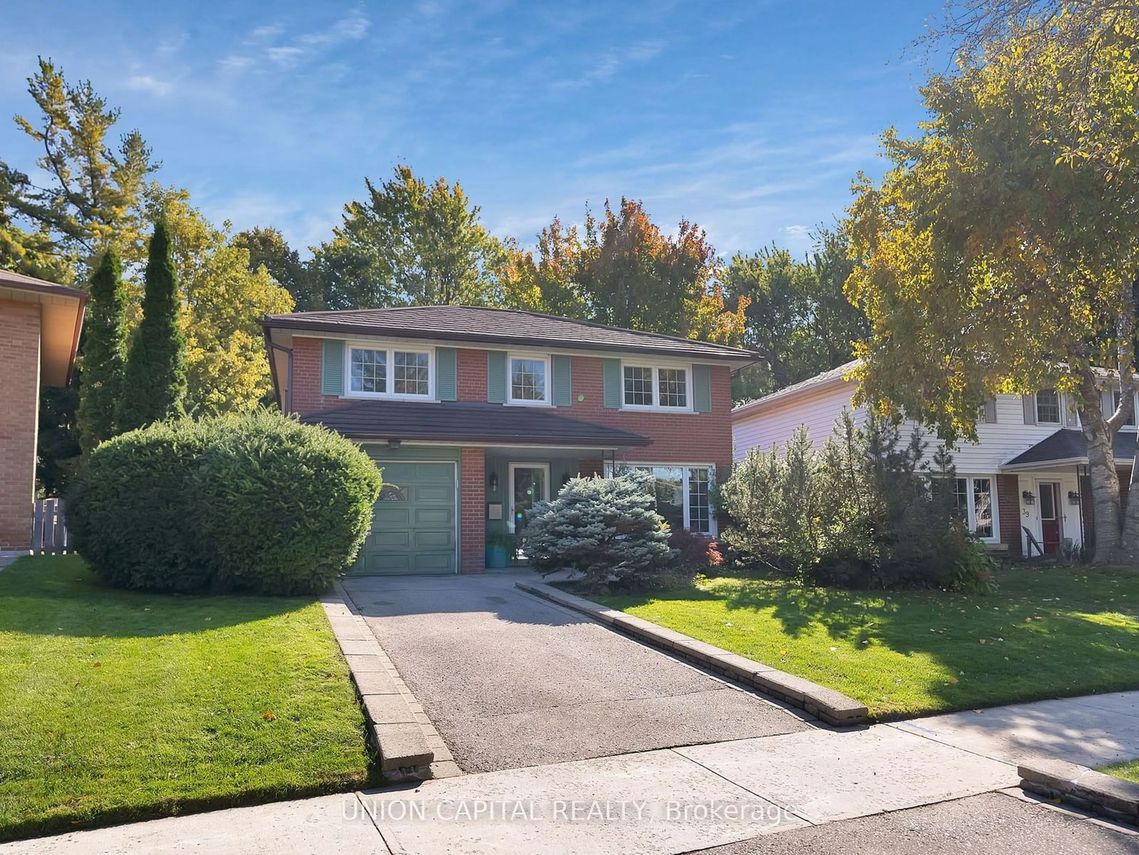 Frontside or backside of a home, the street view for 41 Purley Cres, Toronto Ontario M1M 1E7