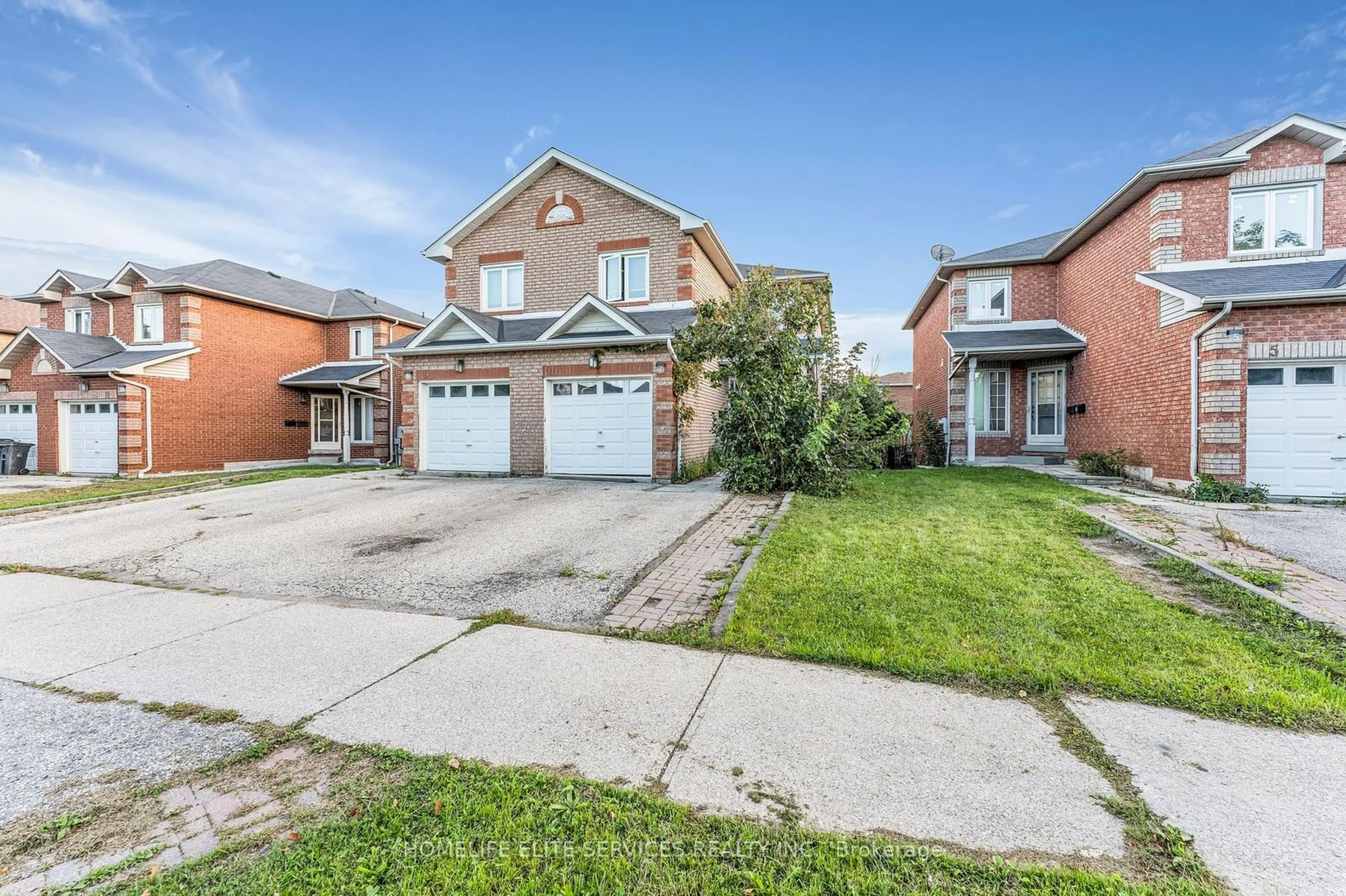 A pic from exterior of the house or condo, the street view for 7 Lenthall Ave, Toronto Ontario M1B 2C7