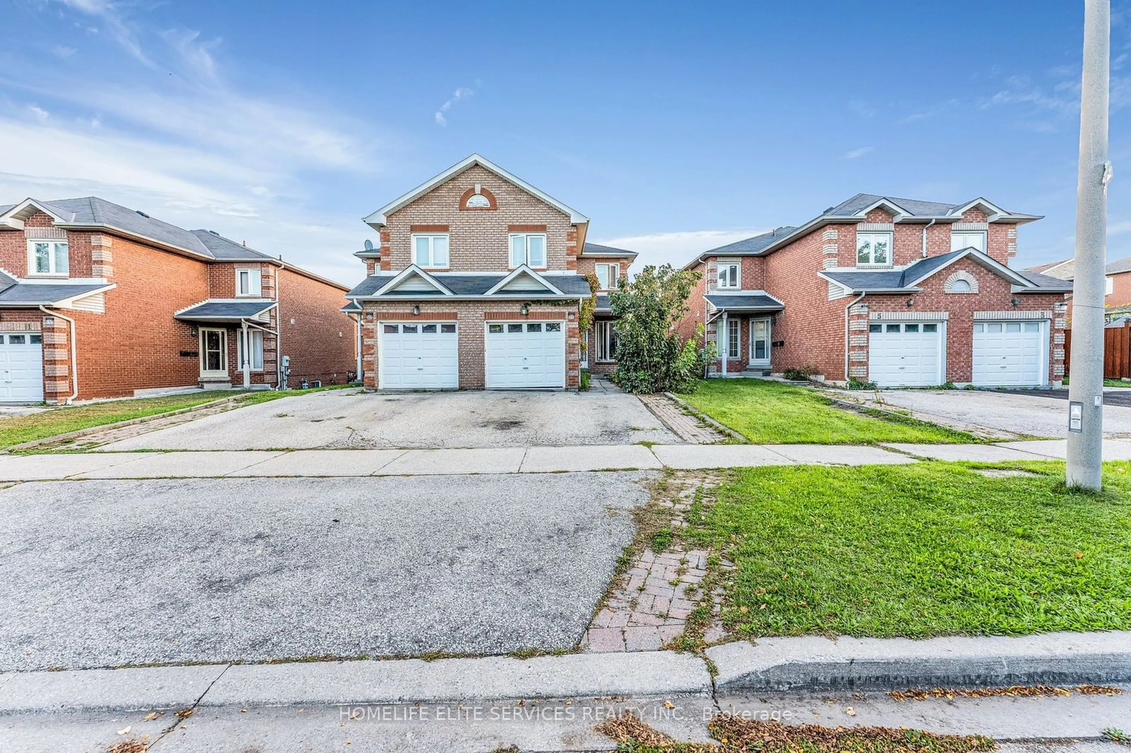 A pic from exterior of the house or condo, the street view for 7 Lenthall Ave, Toronto Ontario M1B 2C7