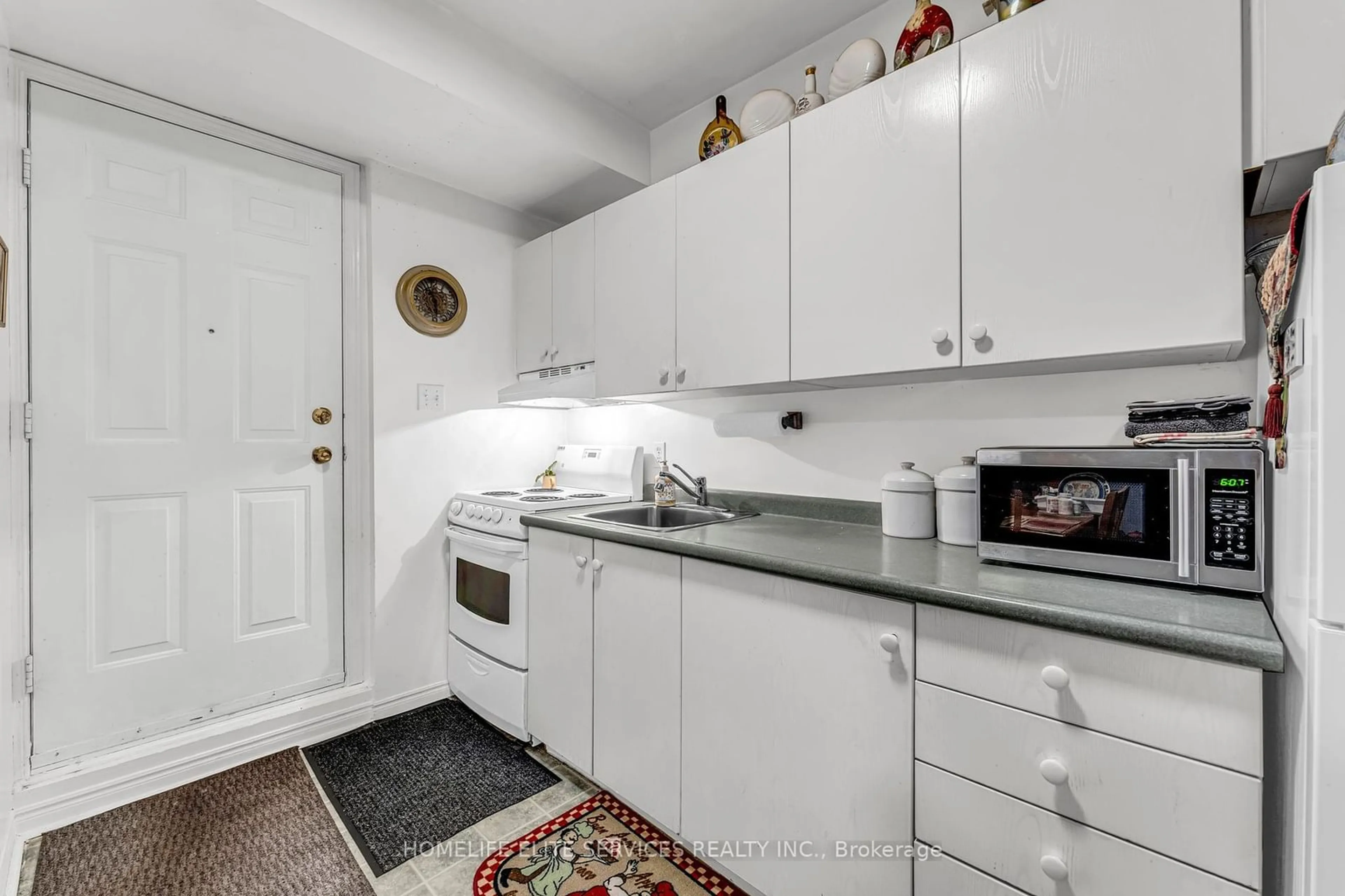 Standard kitchen, cottage for 7 Lenthall Ave, Toronto Ontario M1B 2C7