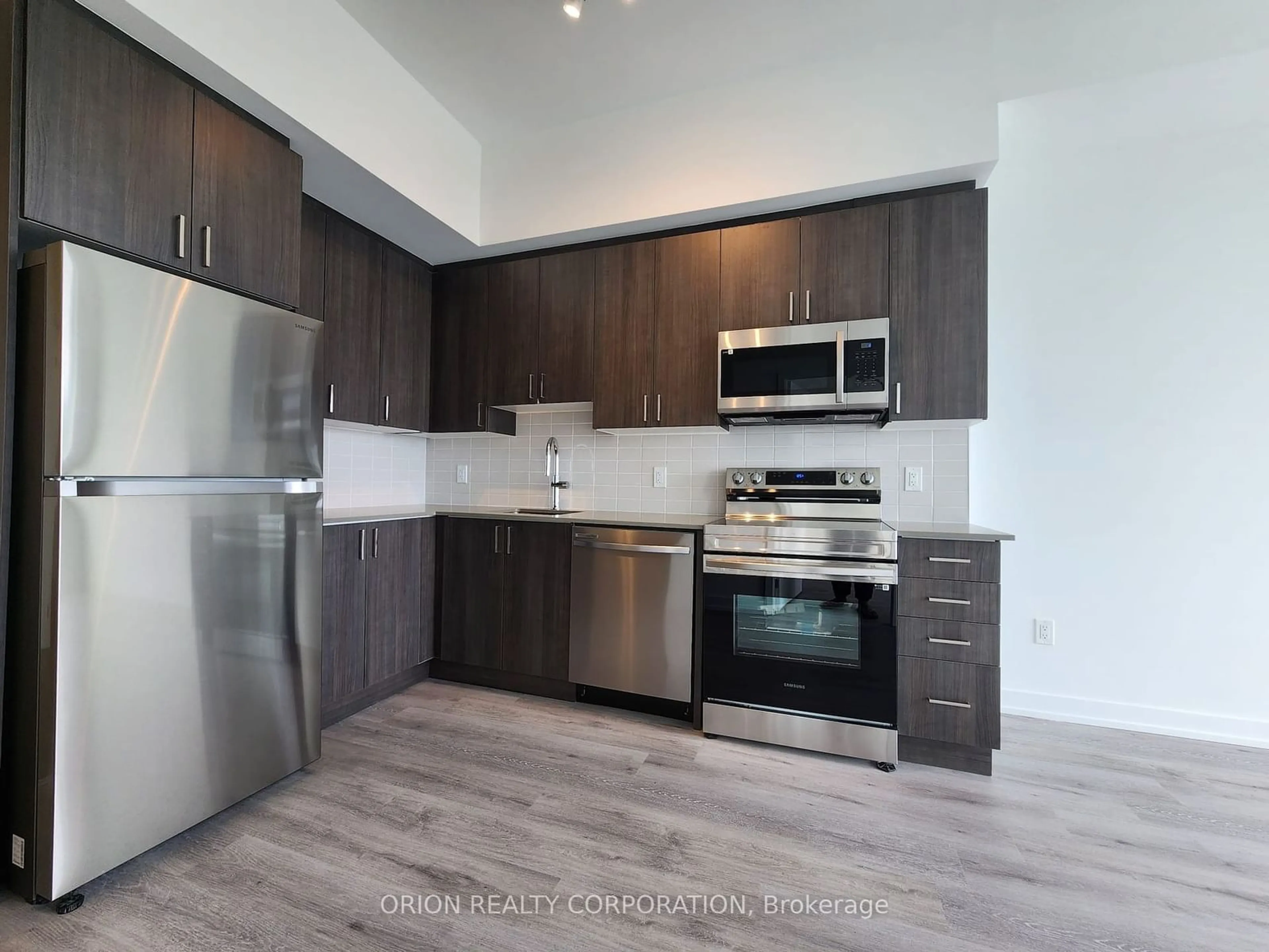 Standard kitchen, wood floors for 1455 Celebration Dr #2603, Pickering Ontario L1W 0C3