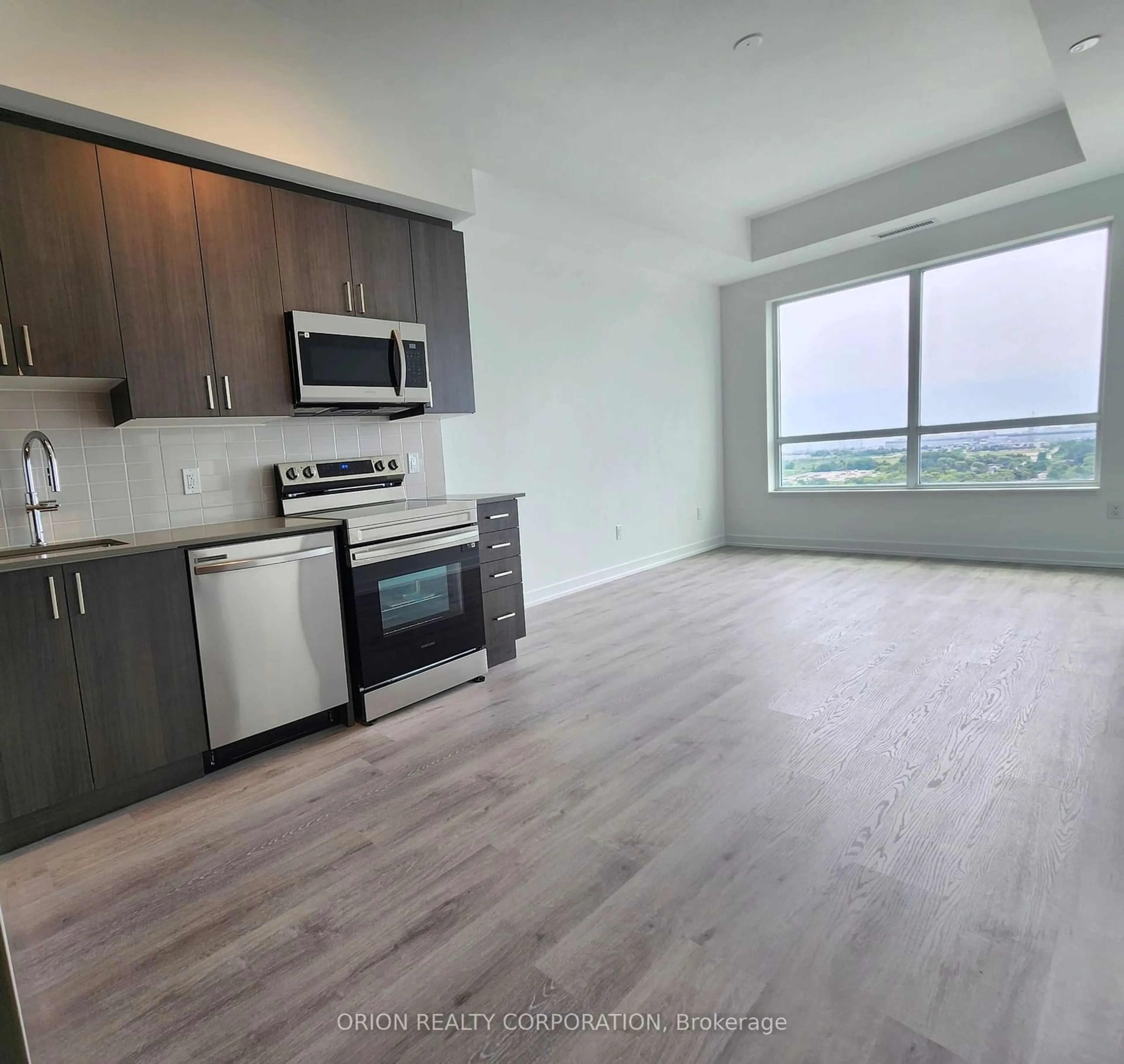 Standard kitchen, wood floors for 1455 Celebration Dr #2603, Pickering Ontario L1W 0C3