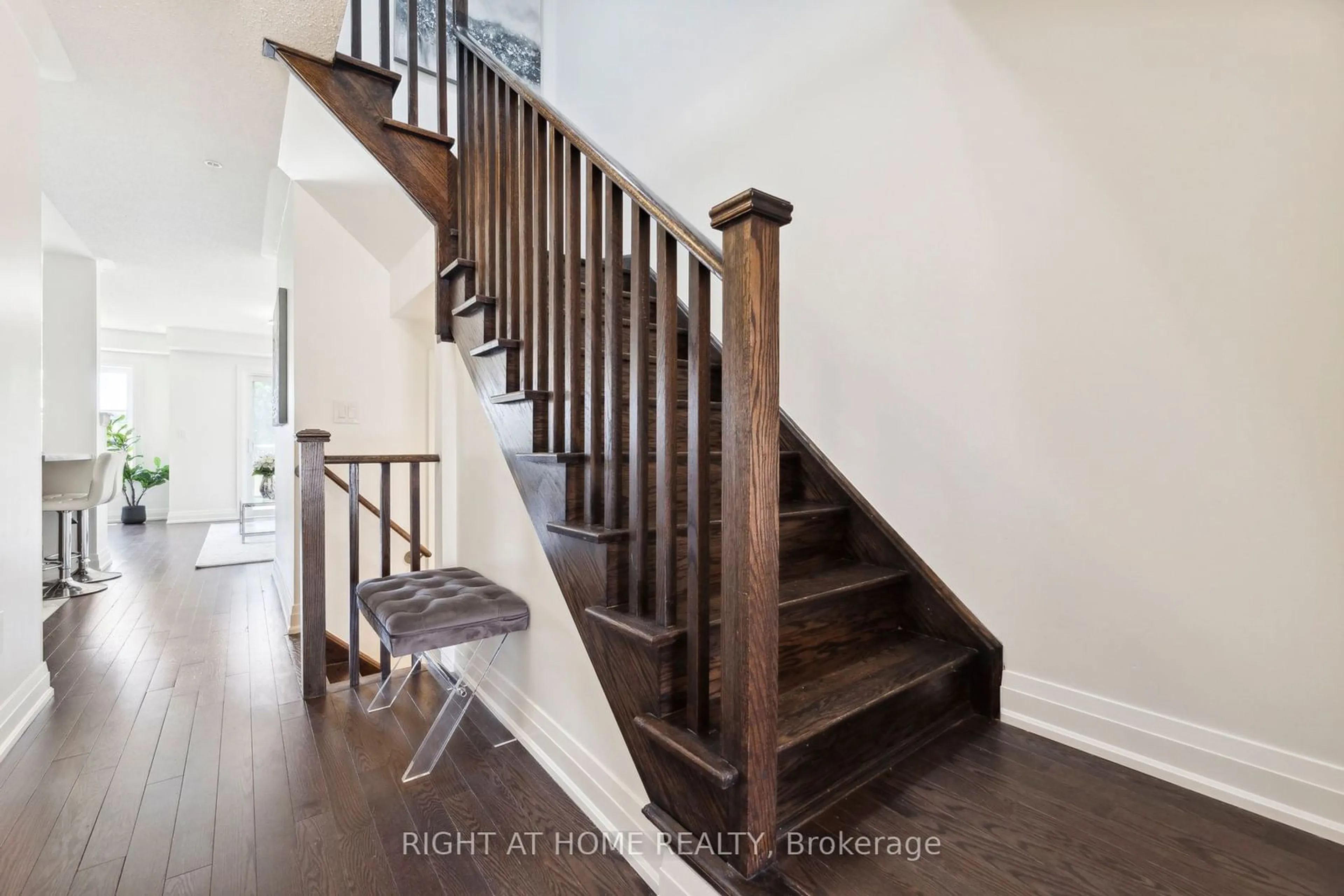 Stairs for 16 Jerseyville Way, Whitby Ontario L1N 0L7