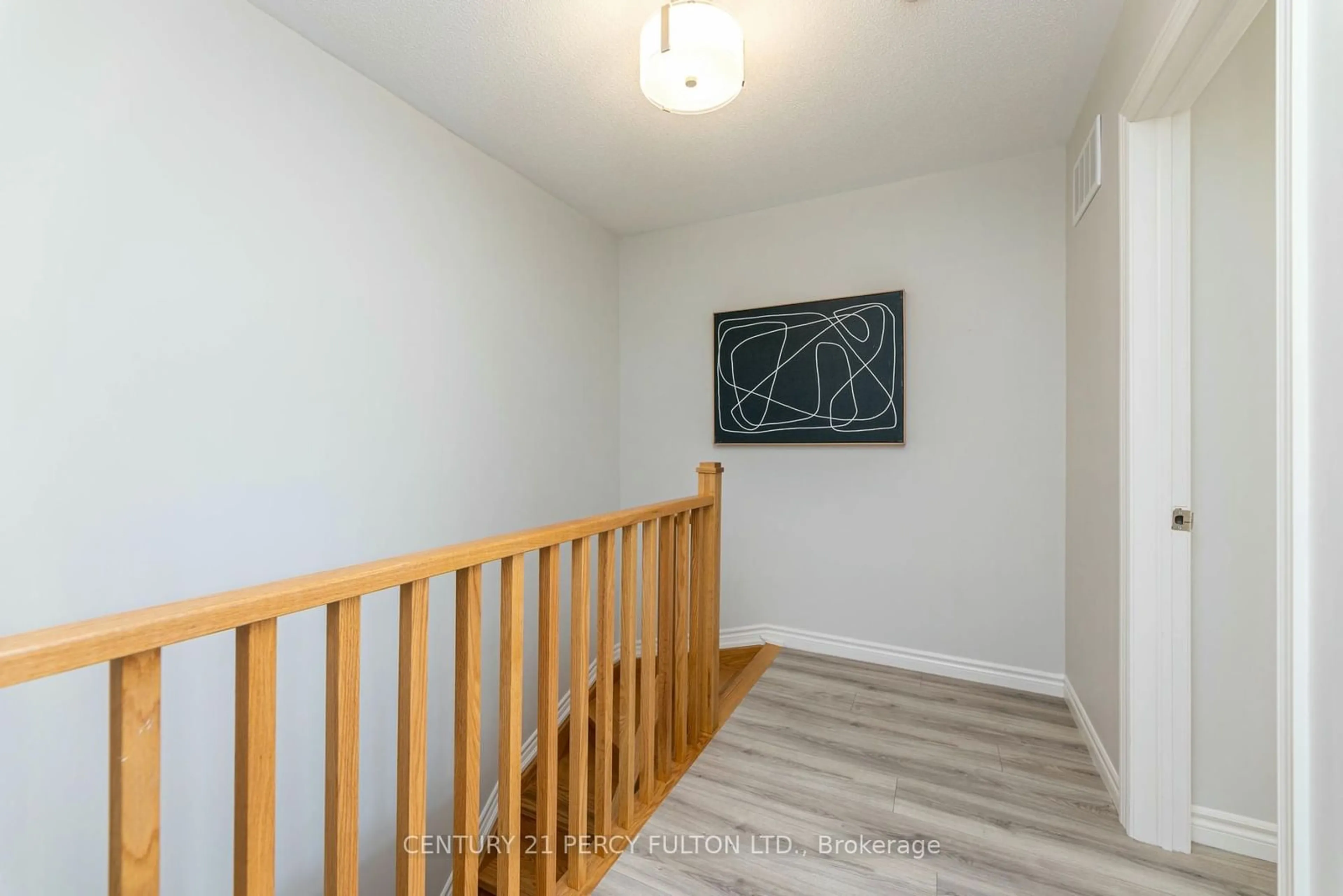 Indoor entryway, wood floors for 2655 Jackpine Crossing, Pickering Ontario L1X 0C6