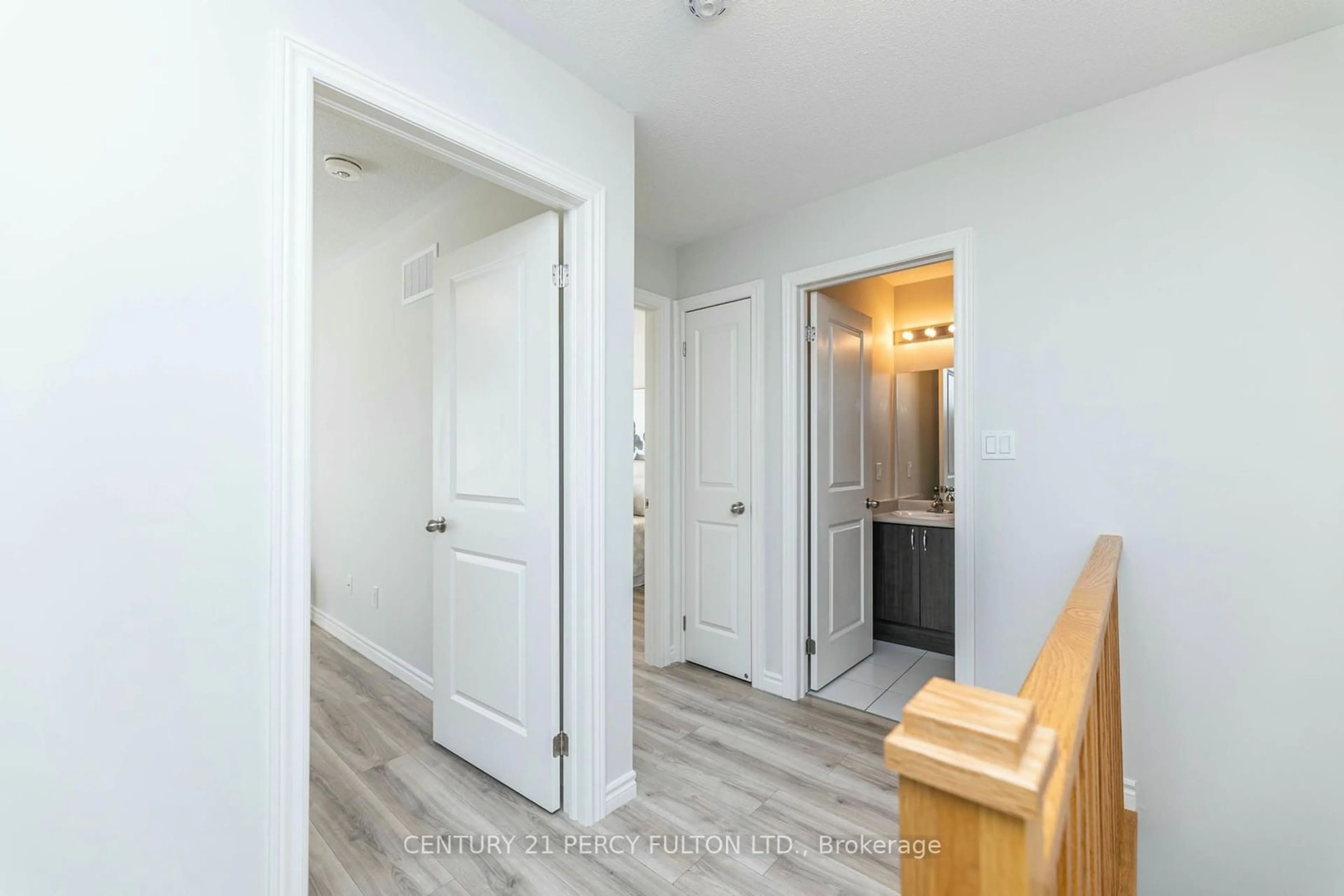 Indoor entryway, wood floors for 2655 Jackpine Crossing, Pickering Ontario L1X 0C6