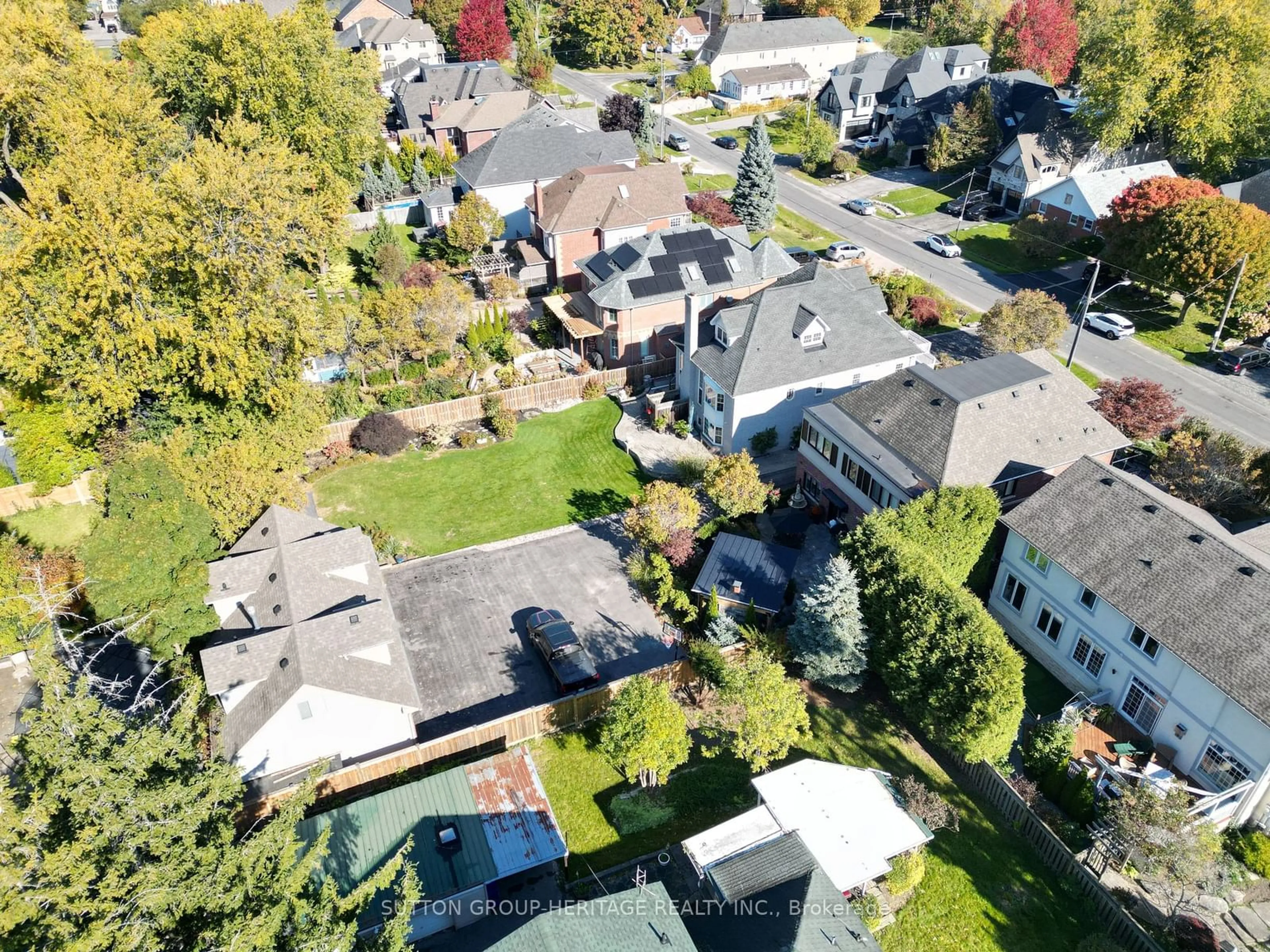 Frontside or backside of a home, the street view for 470 Poplar Ave, Ajax Ontario L1S 1E8