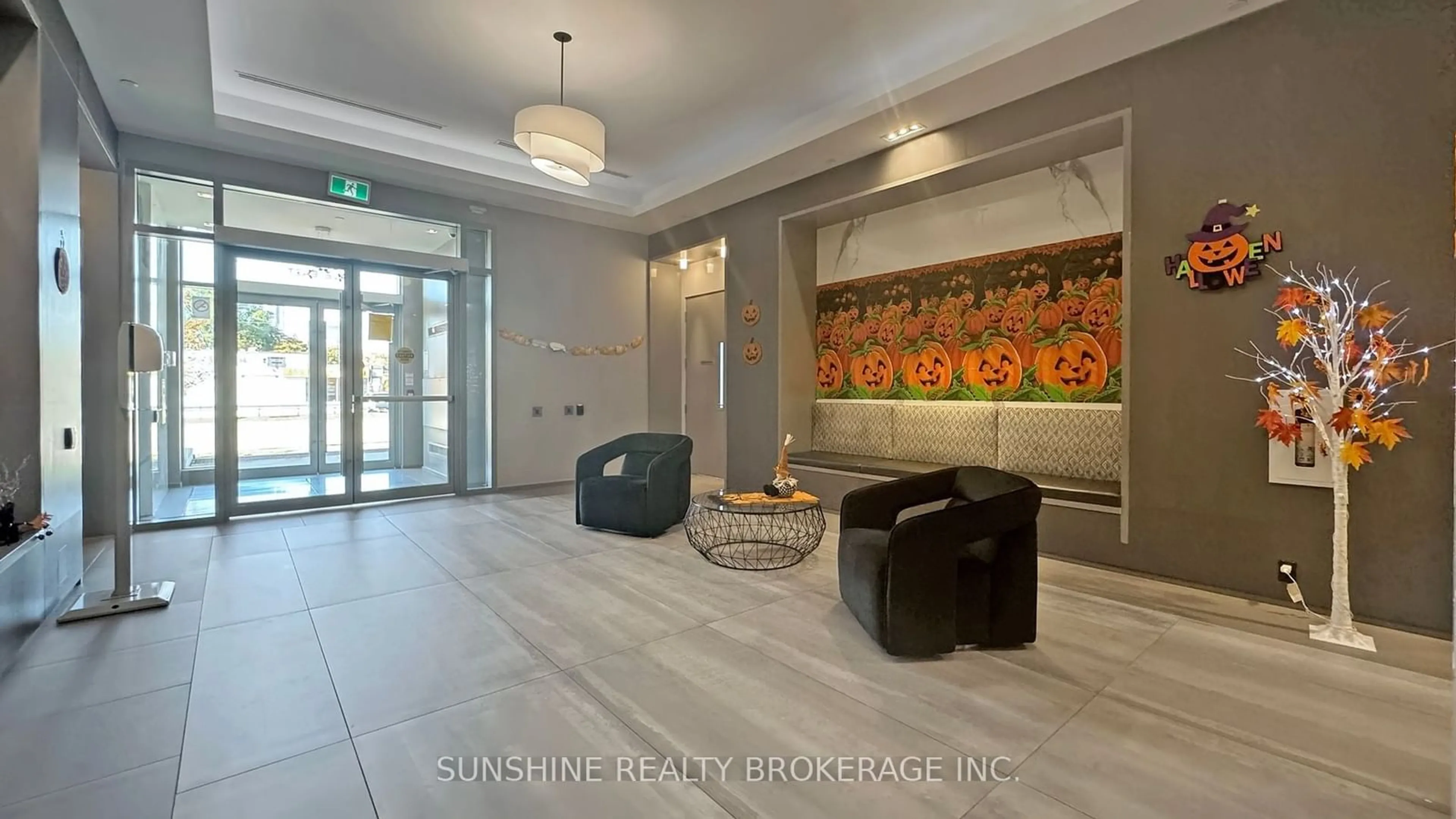 Indoor lobby, ceramic floors for 3121 sheppard Ave #522, Toronto Ontario M1T 0B9