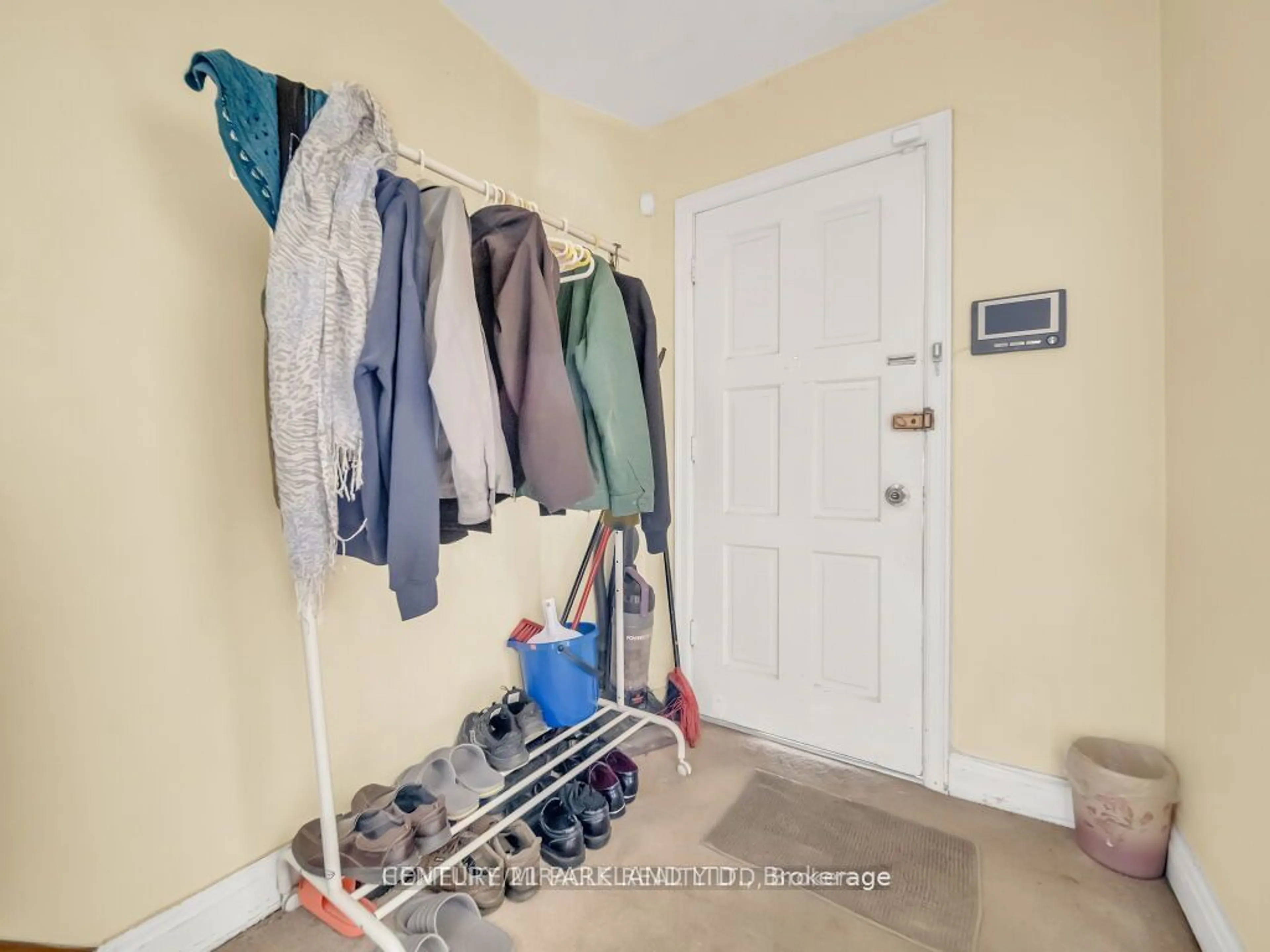 Storage room or clothes room or walk-in closet for 304 Donlands Ave, Toronto Ontario M4J 3R6