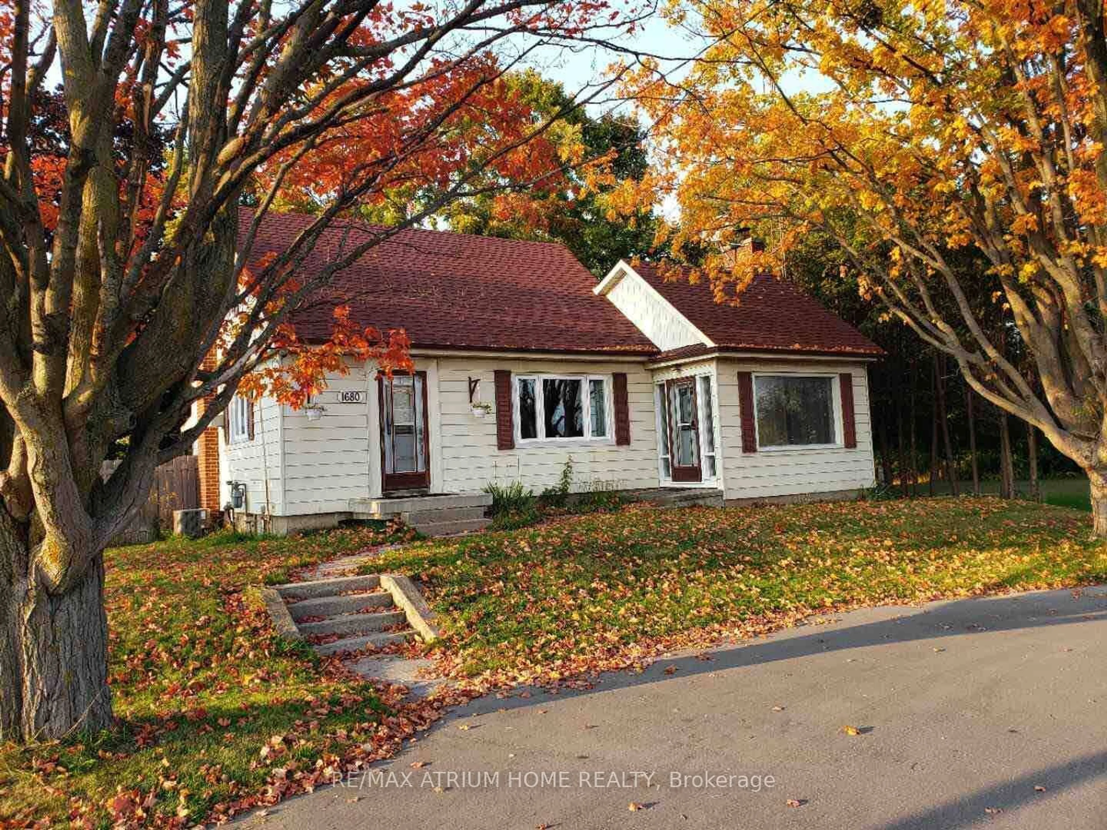 Frontside or backside of a home, cottage for 1680 Victoria St, Whitby Ontario L1P 2B4