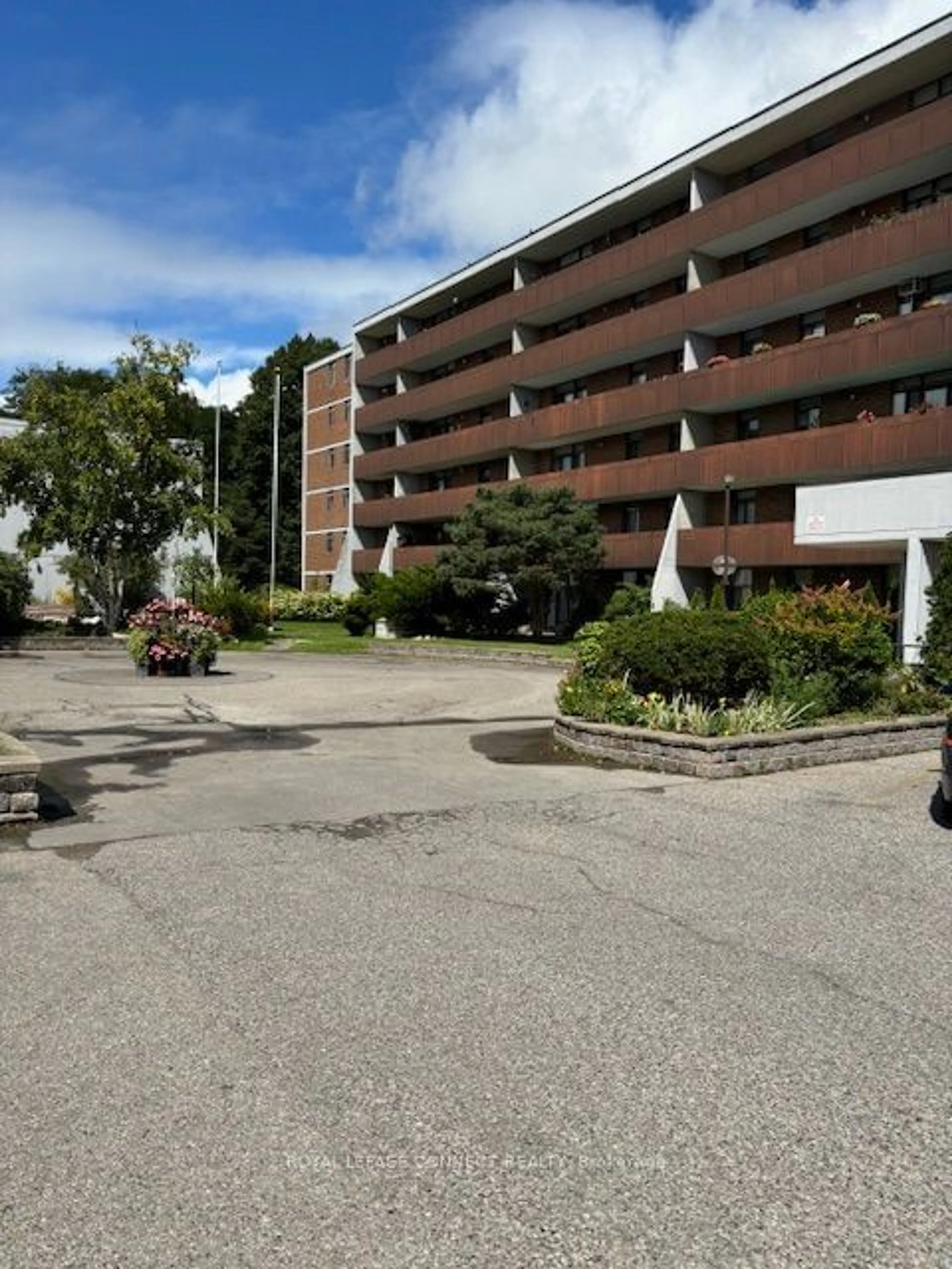 A pic from exterior of the house or condo, the street view for 50 Old Kingston Rd #5-213, Toronto Ontario M1E 4Y1