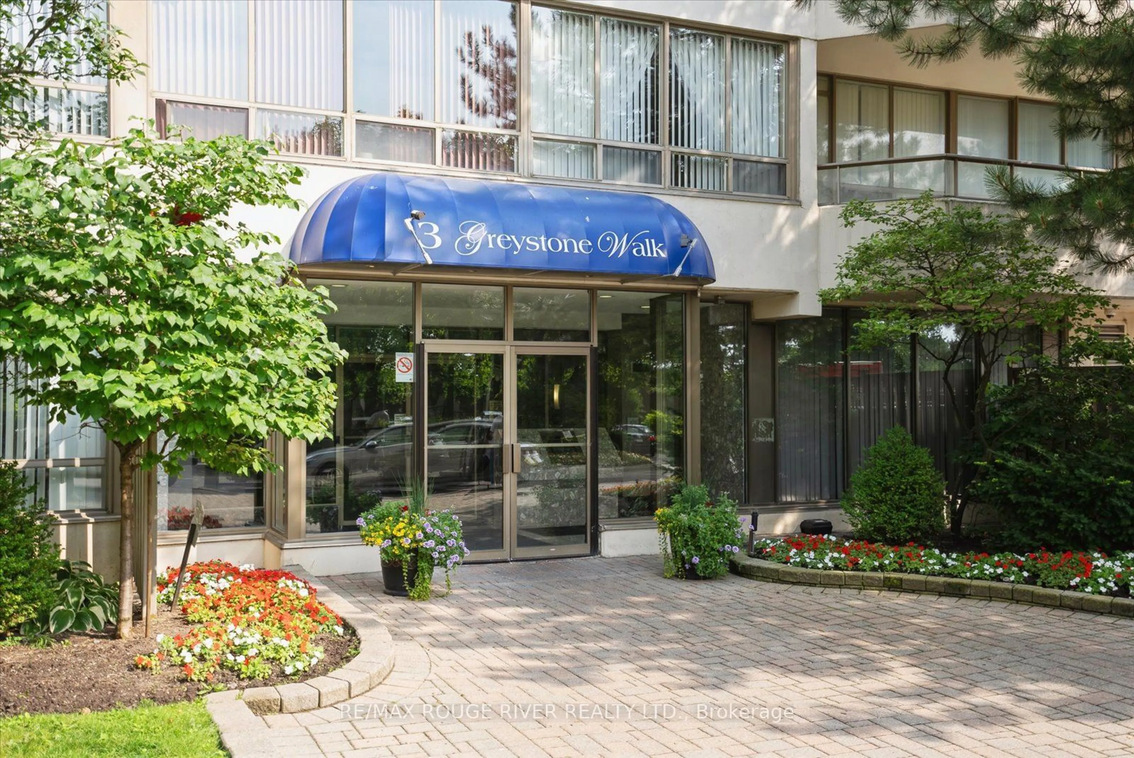 Indoor foyer for 3 Greystone Walk Dr #1521, Toronto Ontario M1K 5J4