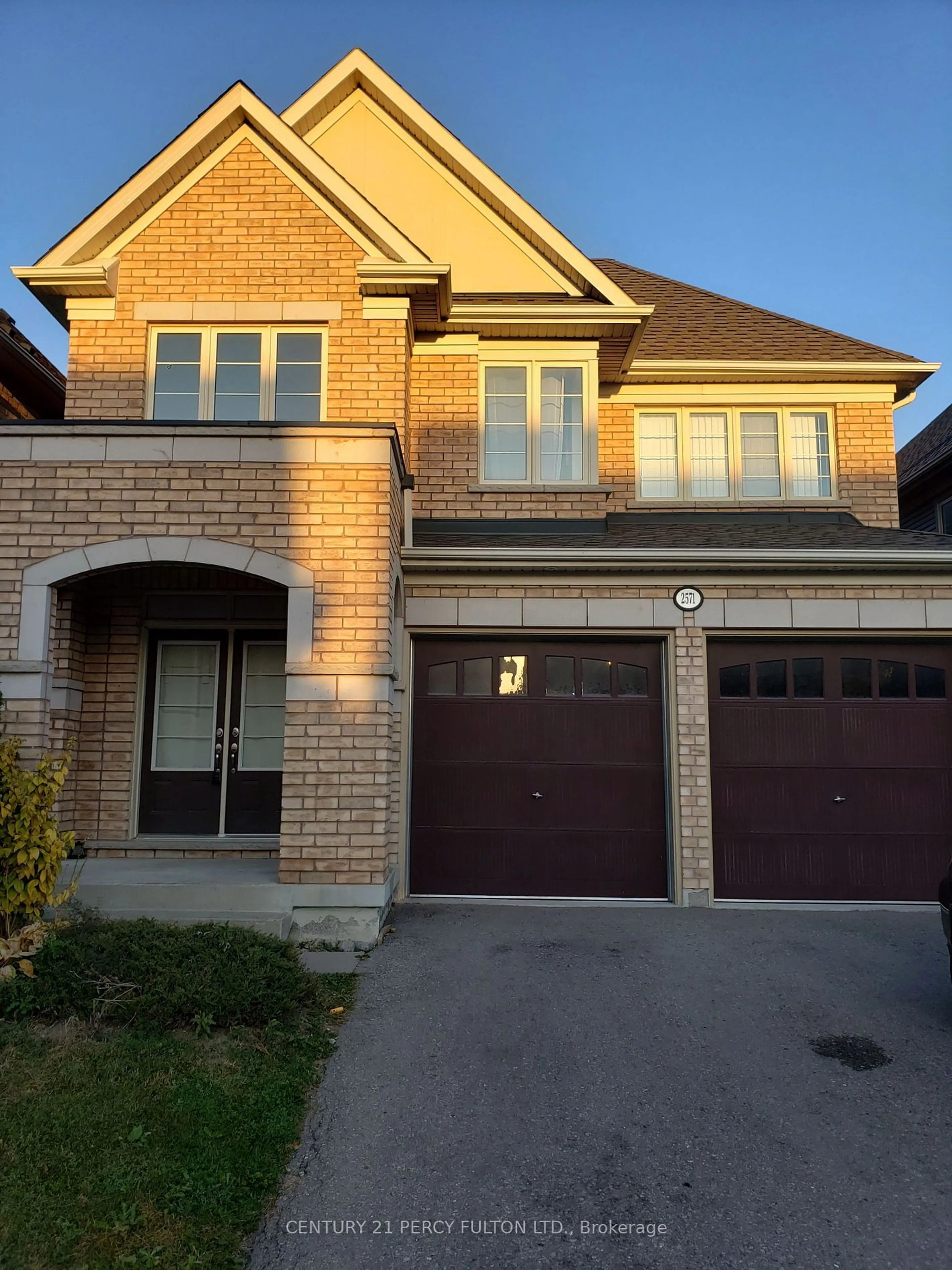 Home with brick exterior material for 2571 Kentucky Derby Way, Oshawa Ontario L1L 0K2