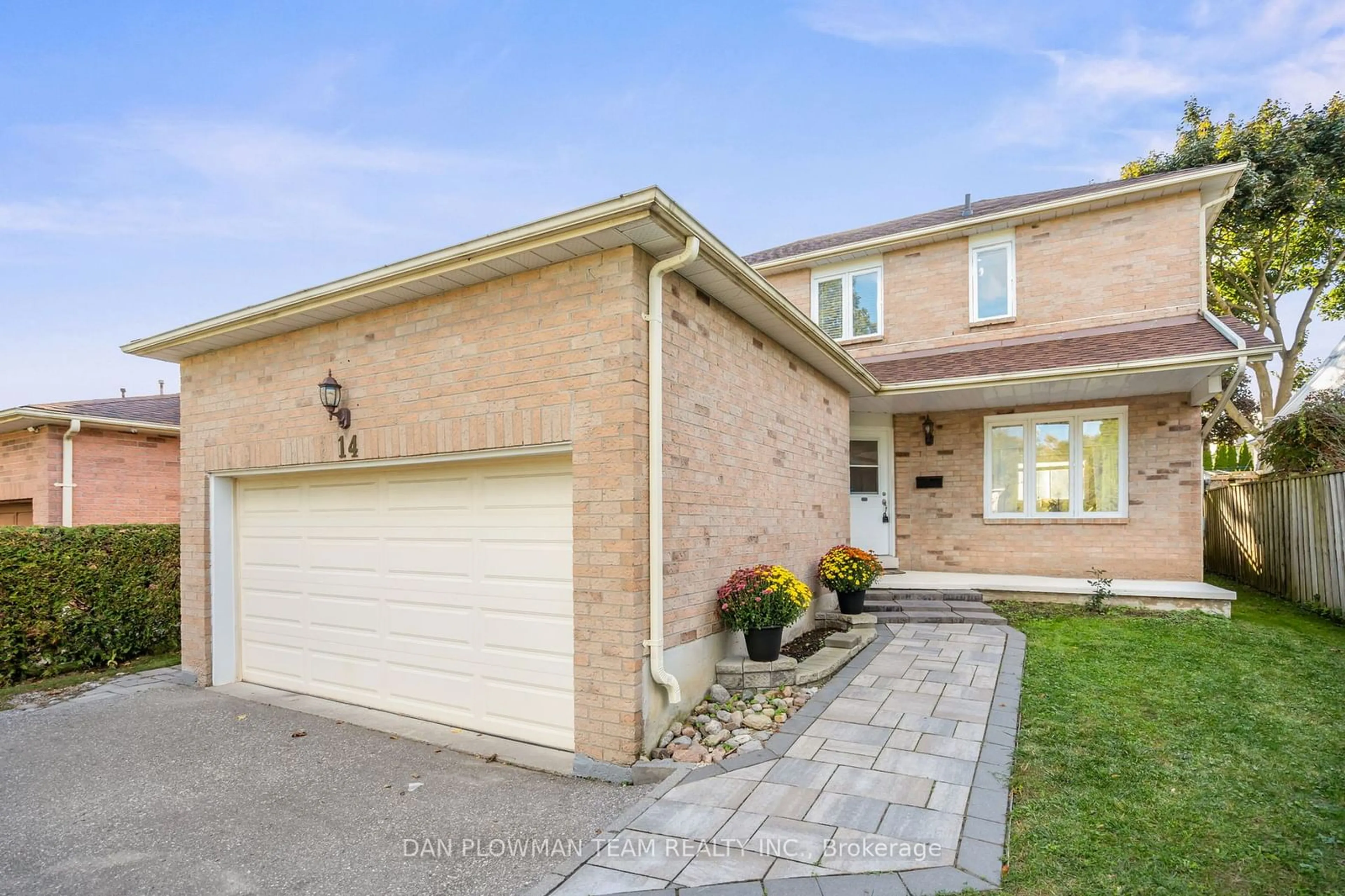 Home with brick exterior material for 14 Firwood Ave, Clarington Ontario L1E 1P5