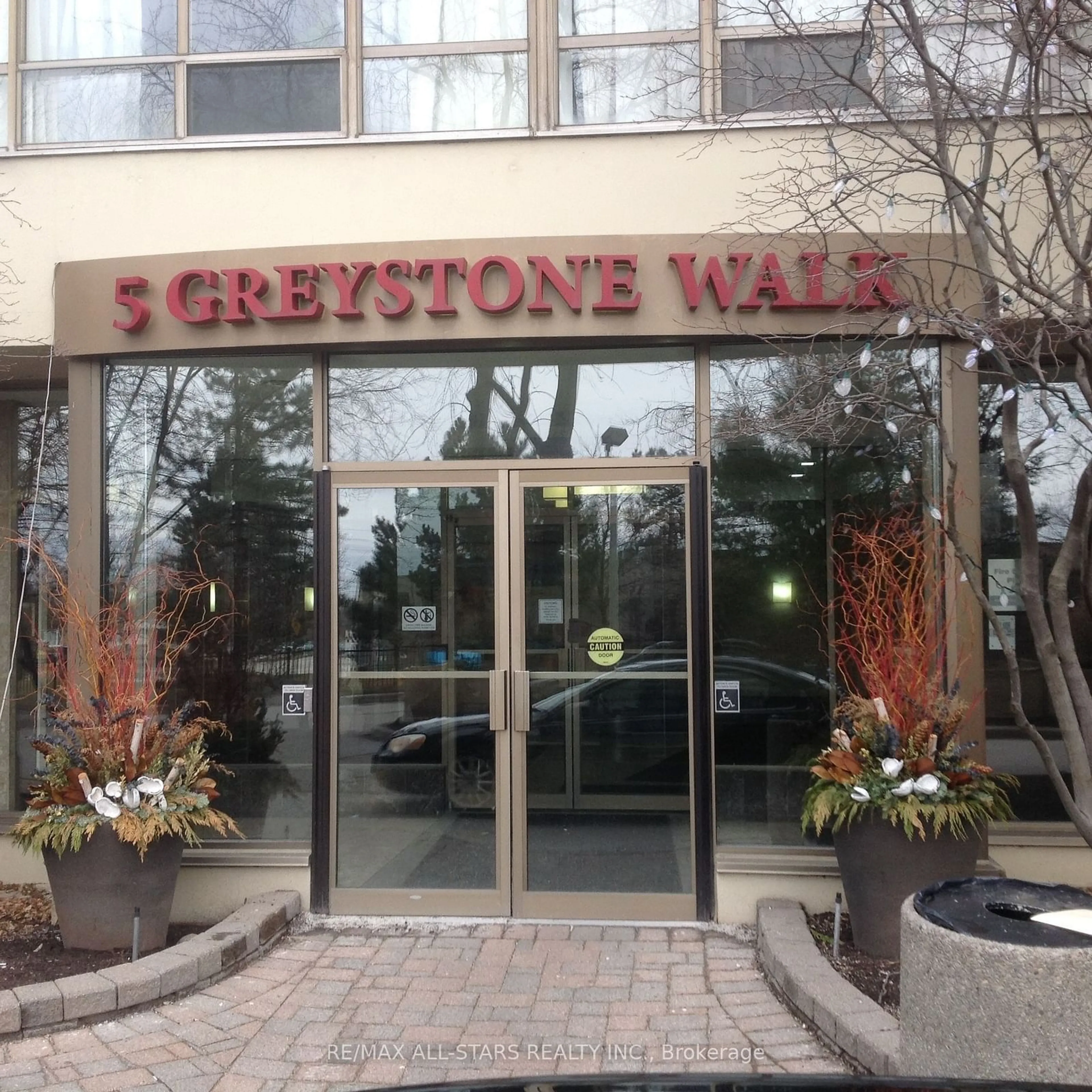 A pic from exterior of the house or condo, the front or back of building for 5 Greystone Walk Dr #1803, Toronto Ontario M1K 5J5