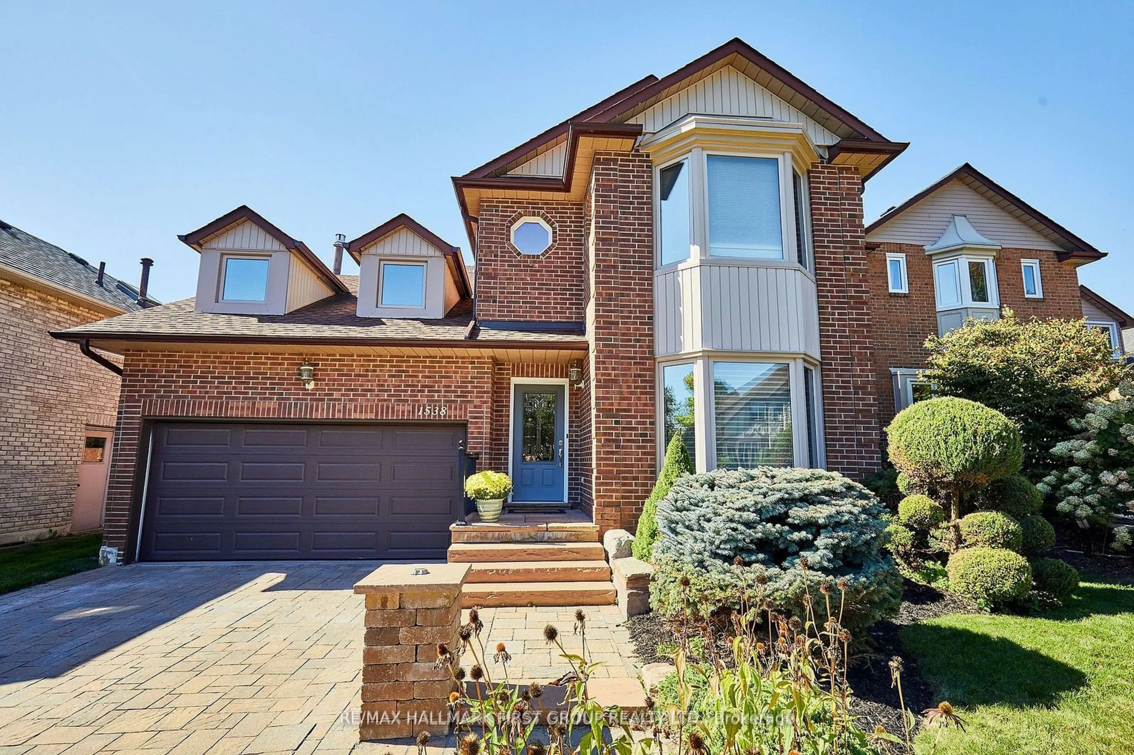 Home with brick exterior material for 1538 Huntsmill Dr, Pickering Ontario L1V 5J5