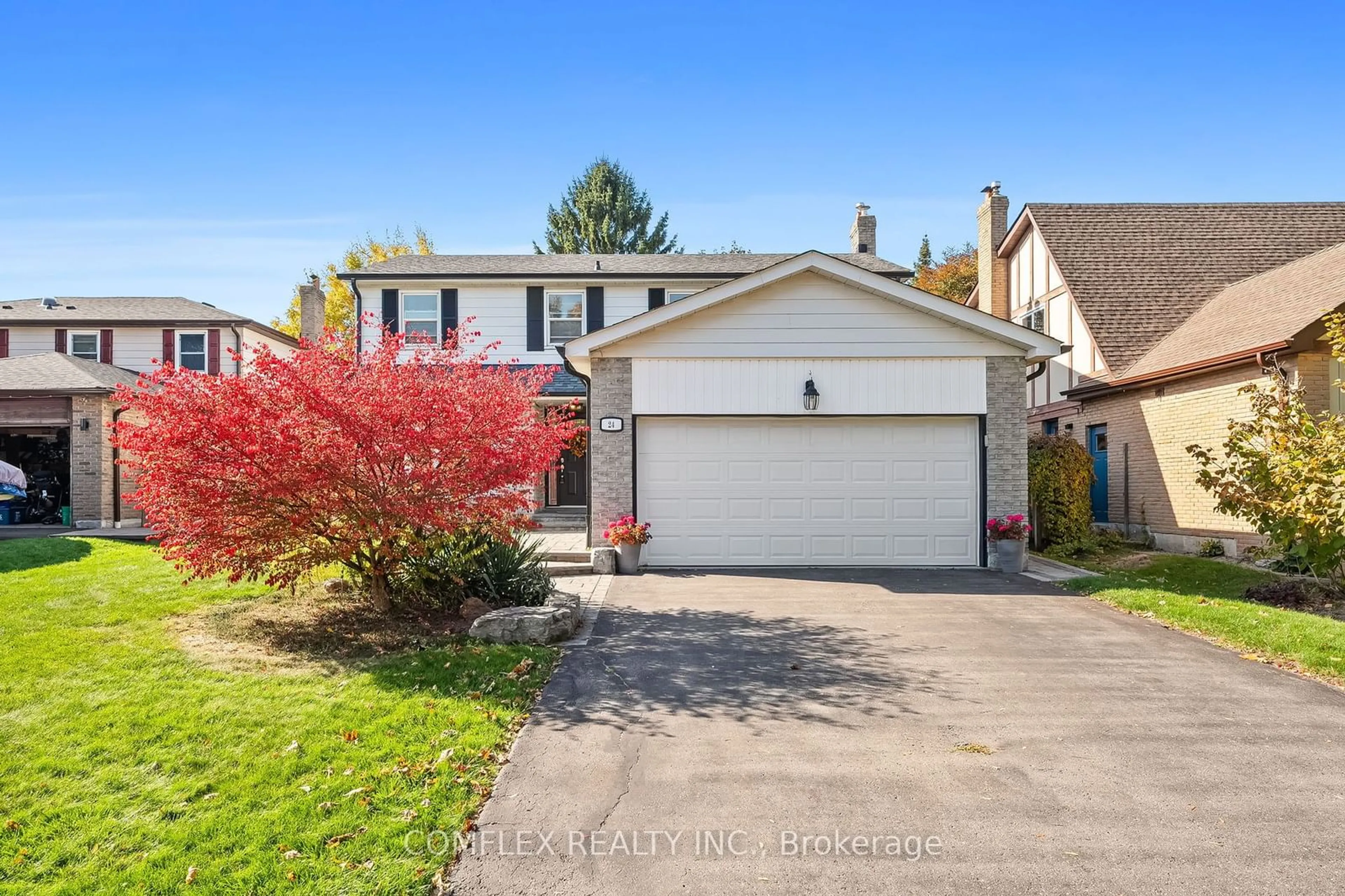 Frontside or backside of a home, the street view for 24 Jubilee Crt, Whitby Ontario L1N 6R3