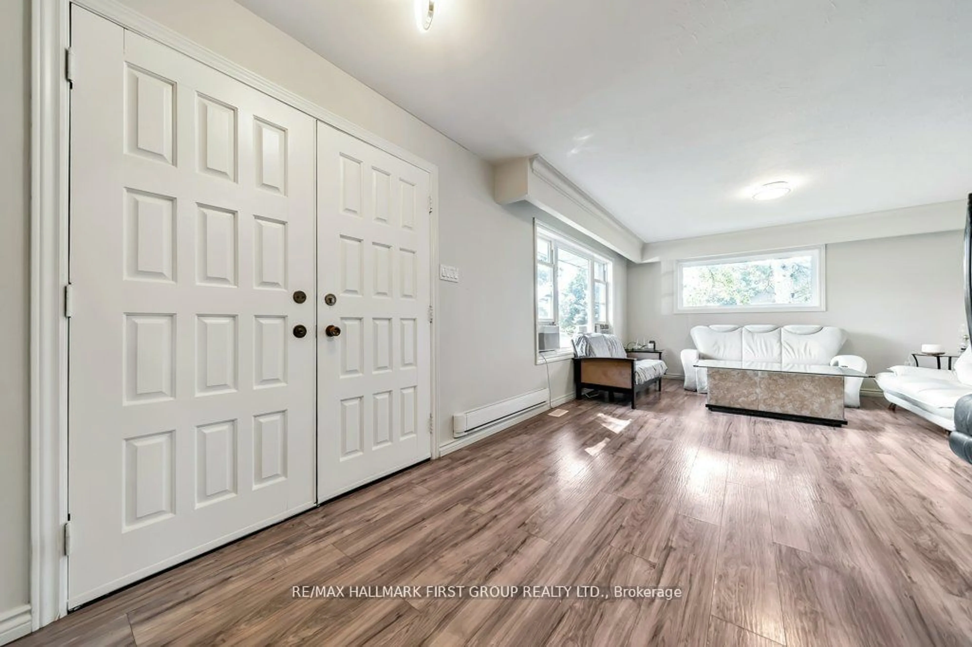 Indoor entryway, wood floors for 5400 Regional 18 Rd, Clarington Ontario L0A 1J0