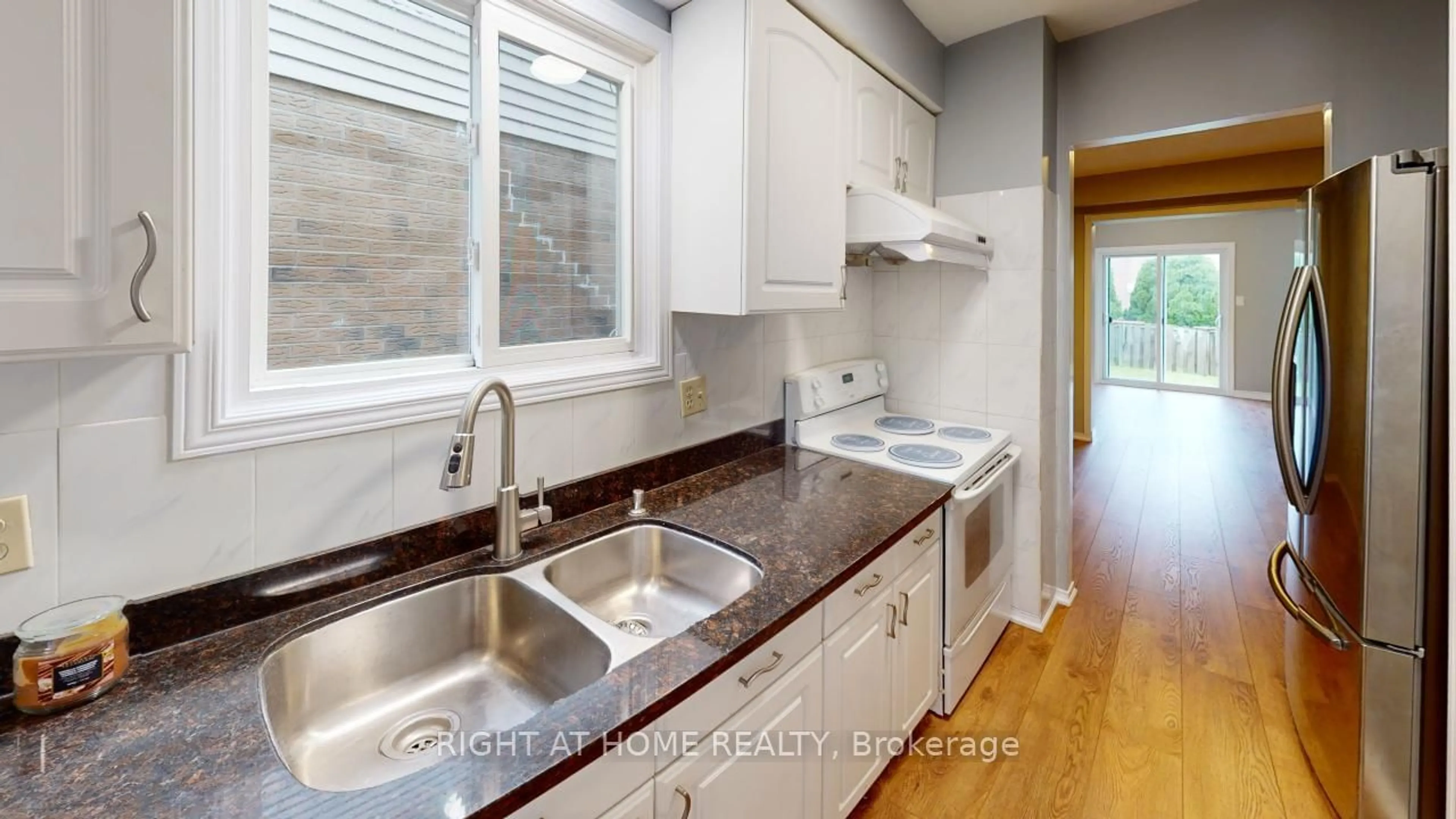 Standard kitchen, wood floors for 48 Enchanted Hills Cres, Toronto Ontario M1V 3P2