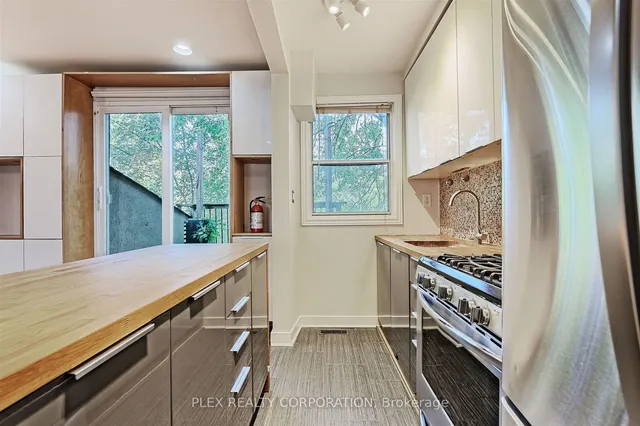 Additional property image - 193 Coxwell Ave