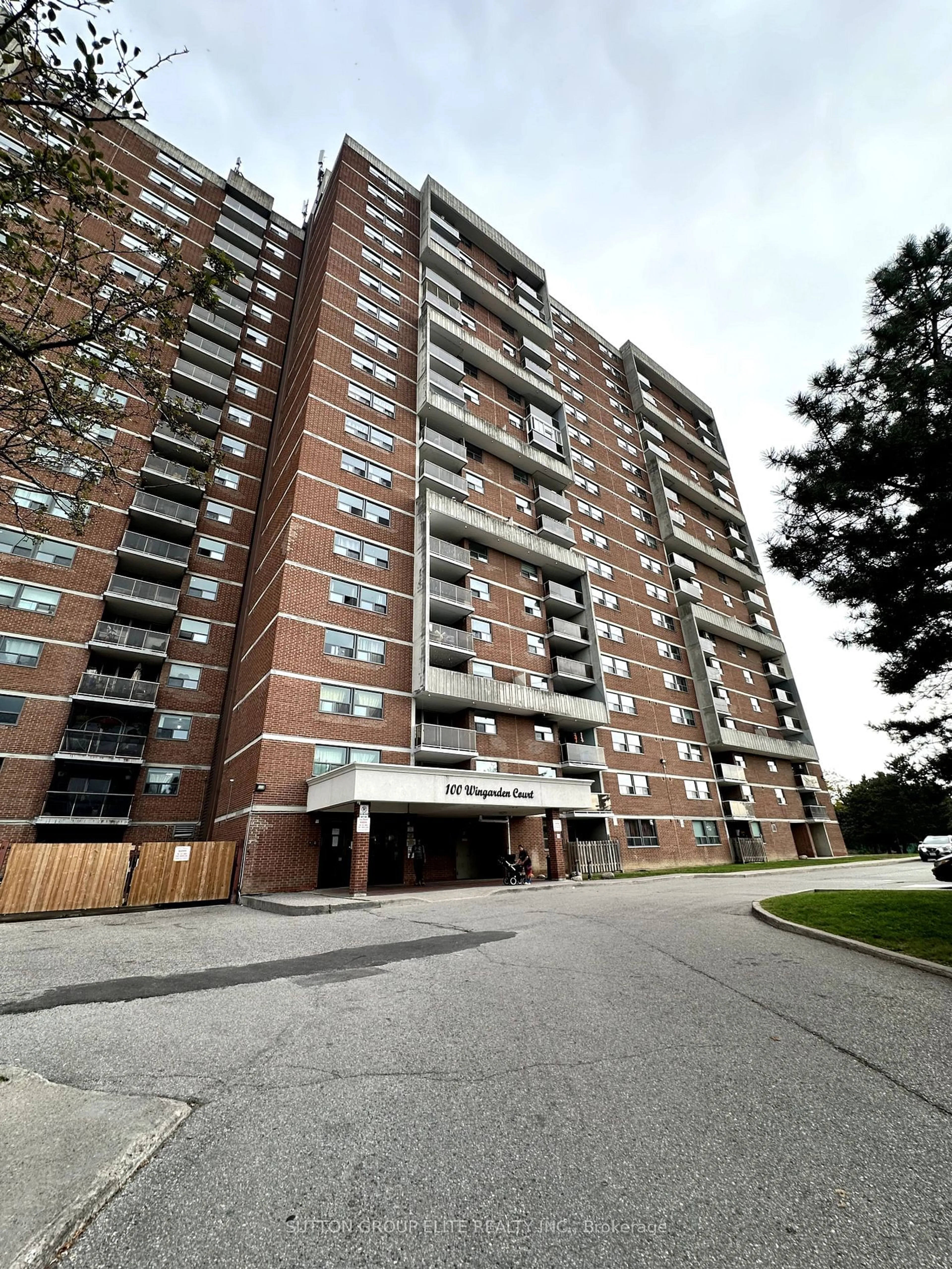 A pic from exterior of the house or condo, the front or back of building for 100 Wingarden Crt #1006, Toronto Ontario M1B 2P4