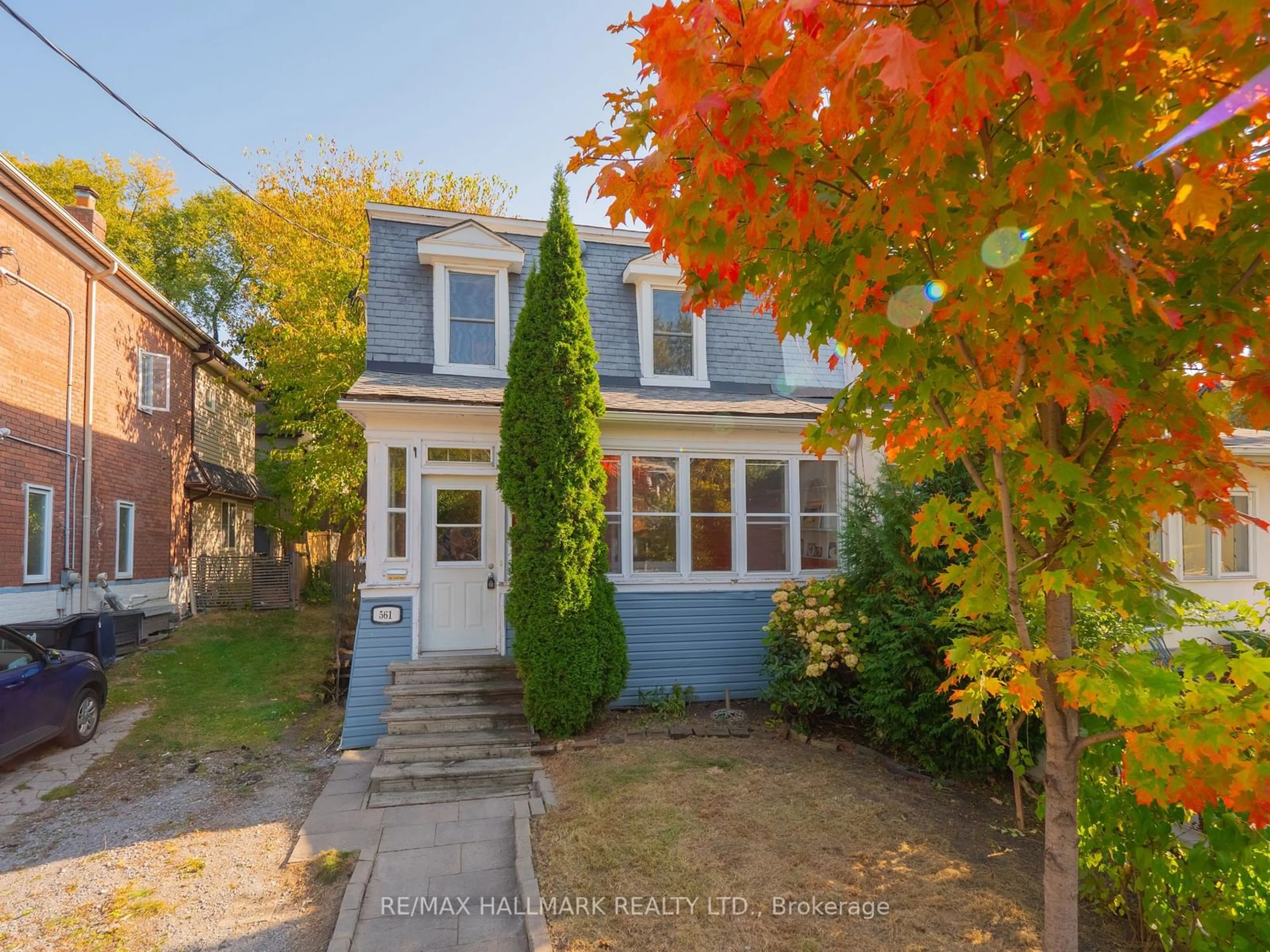 Frontside or backside of a home, the street view for 561 Carlaw Ave, Toronto Ontario M4K 3K1