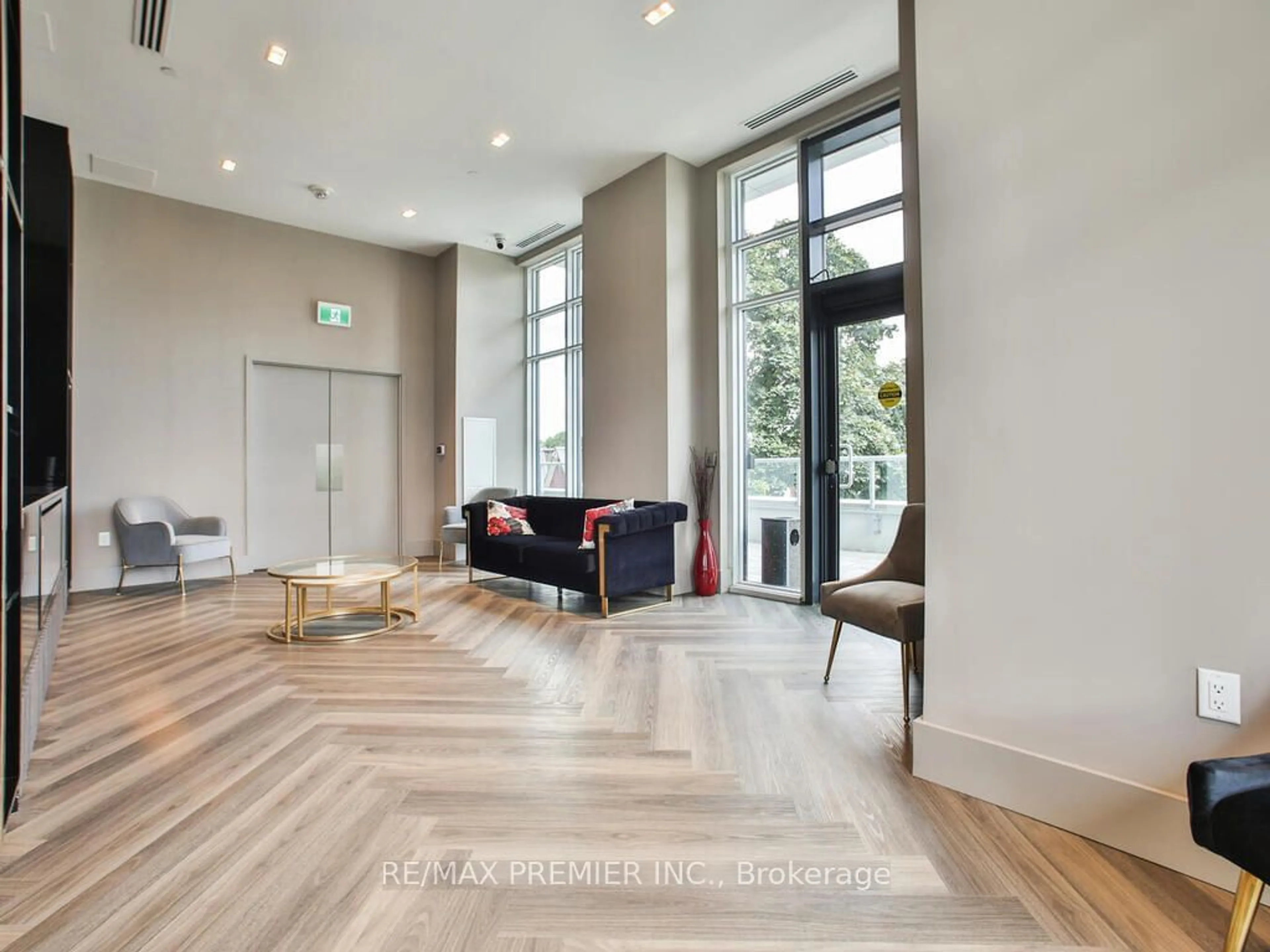 Indoor lobby, wood floors for 3220 Sheppard Ave #423, Toronto Ontario M1T 0B7