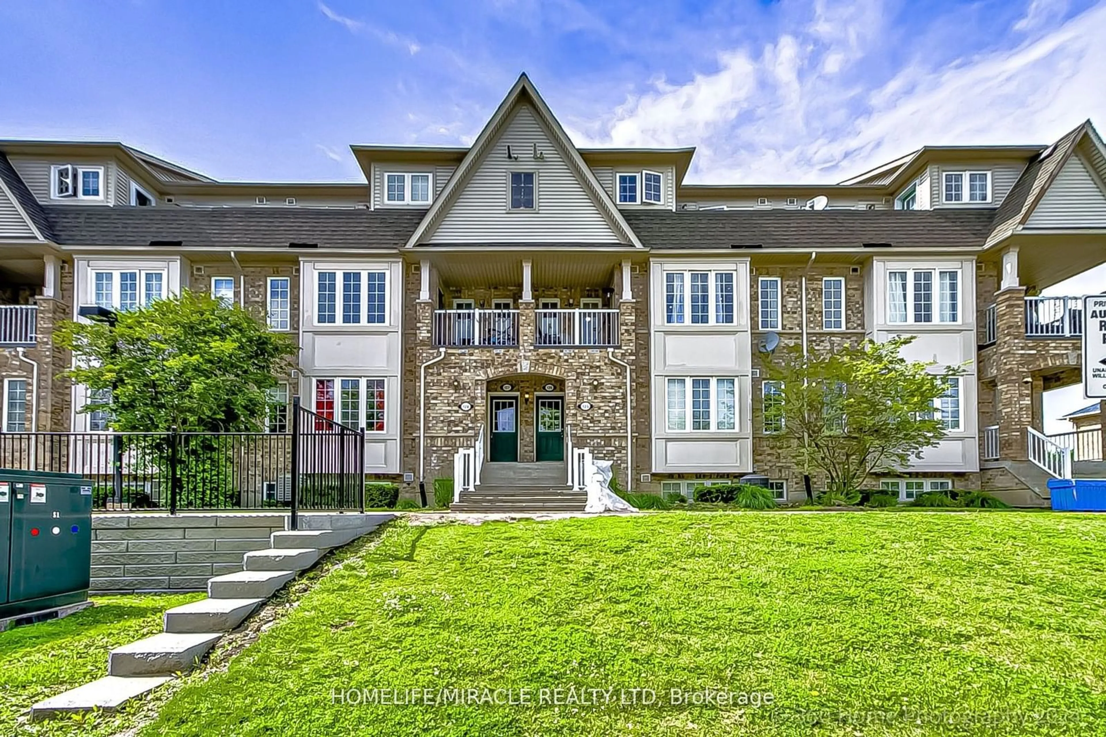 A pic from exterior of the house or condo, the front or back of building for 42 Pinery Tr #125, Toronto Ontario M1B 6K2