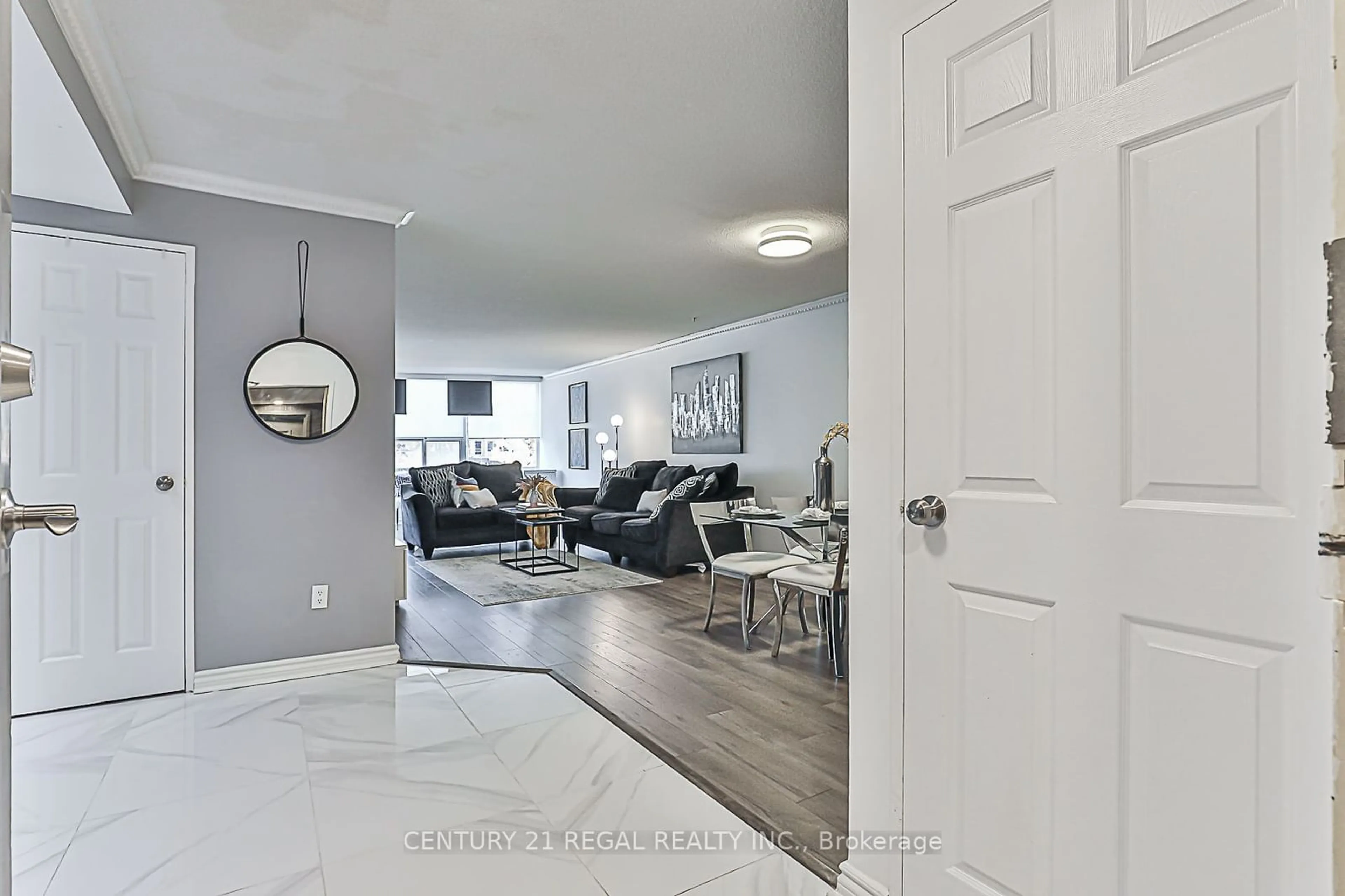 Indoor entryway, wood floors for 55 Huntingdale Blvd #207, Toronto Ontario M1W 2N9