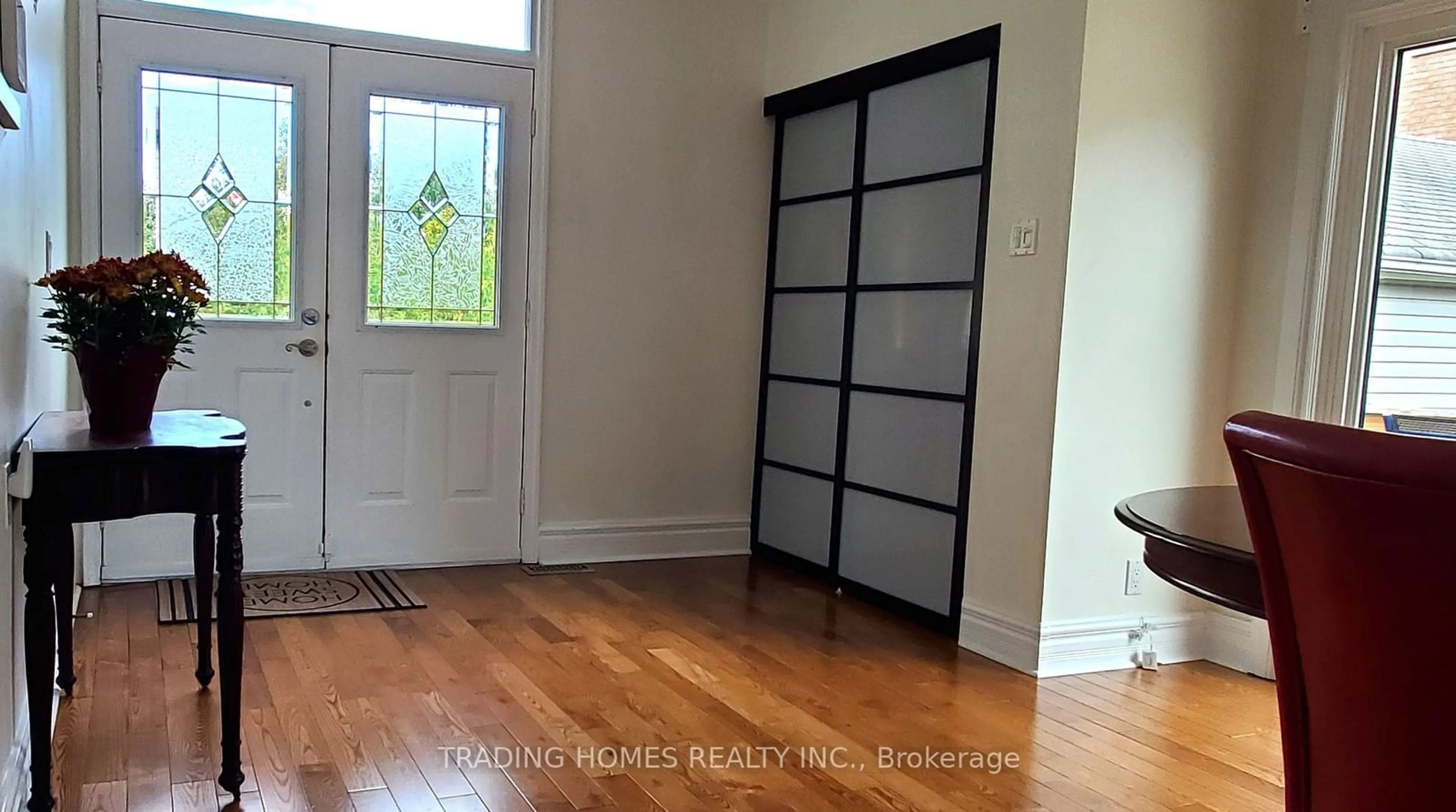 Indoor entryway, wood floors for 1917 Glengrove Rd, Pickering Ontario L1V 1X3