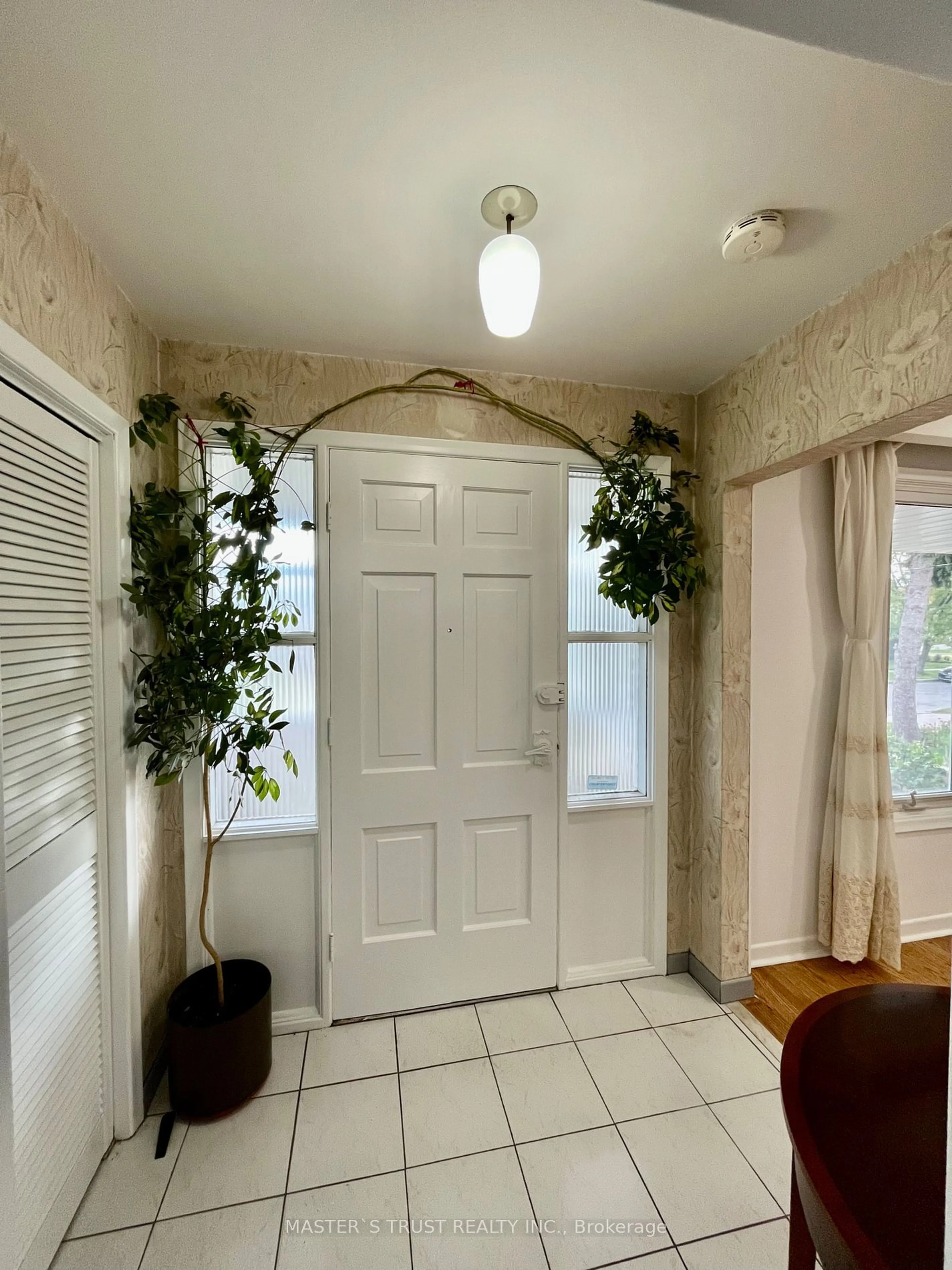 Indoor entryway, unknown floor for 18 Allanford Rd, Toronto Ontario M1T 2N1