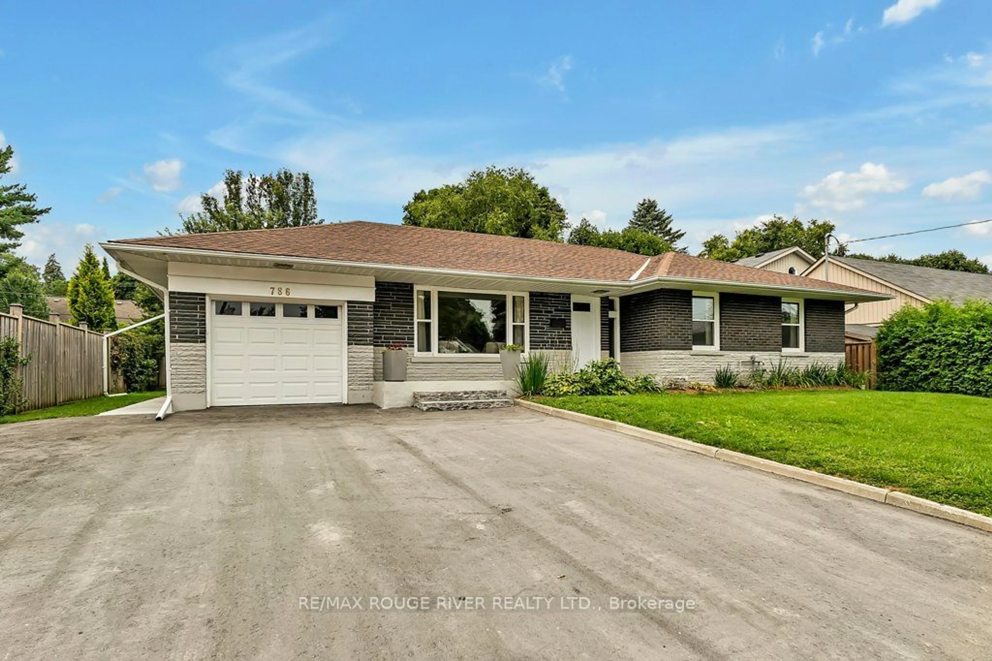 Frontside or backside of a home, the street view for 786 Mary St, Oshawa Ontario L1G 5G3