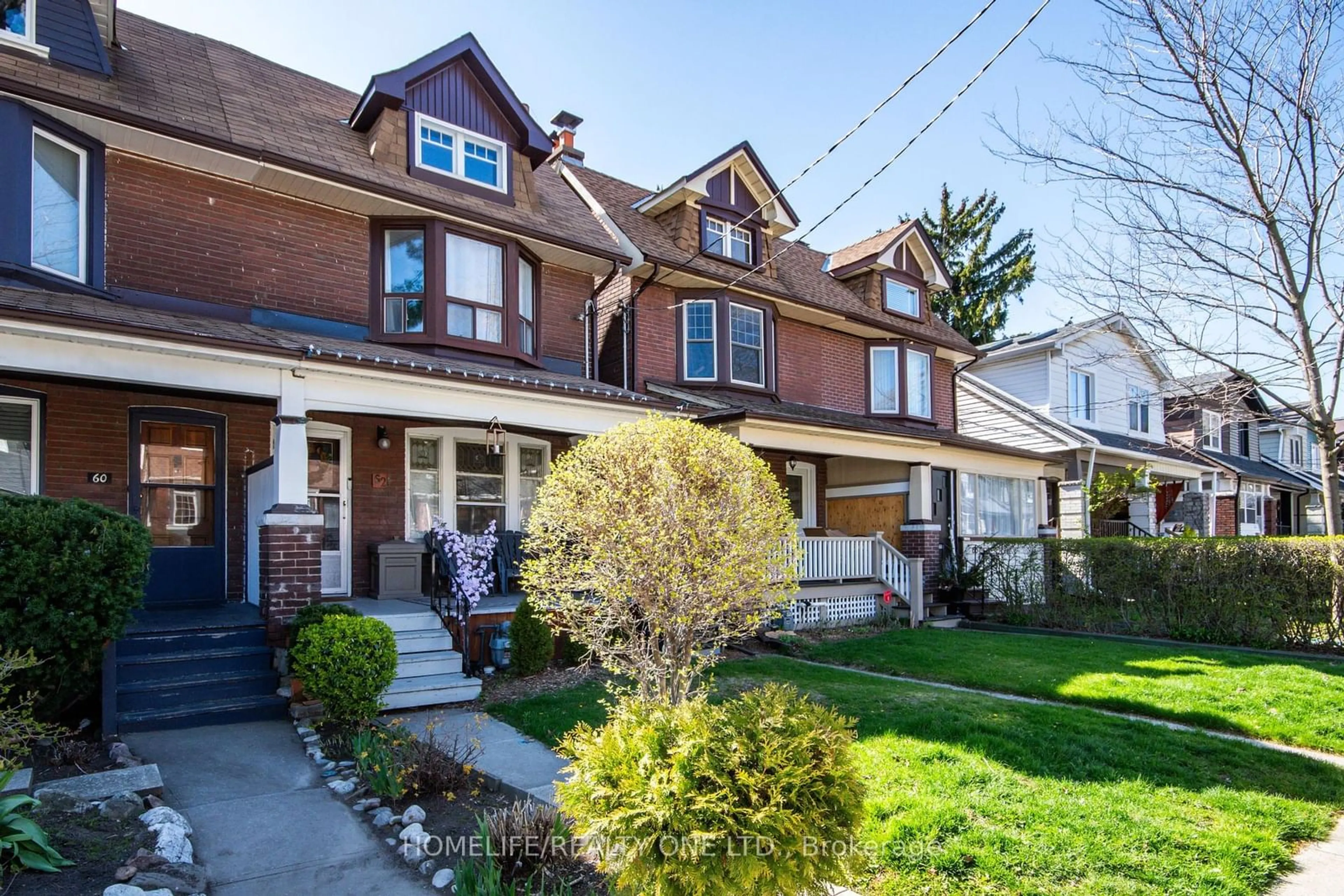 Frontside or backside of a home, cottage for 62 Kent Rd, Toronto Ontario M4L 2X6